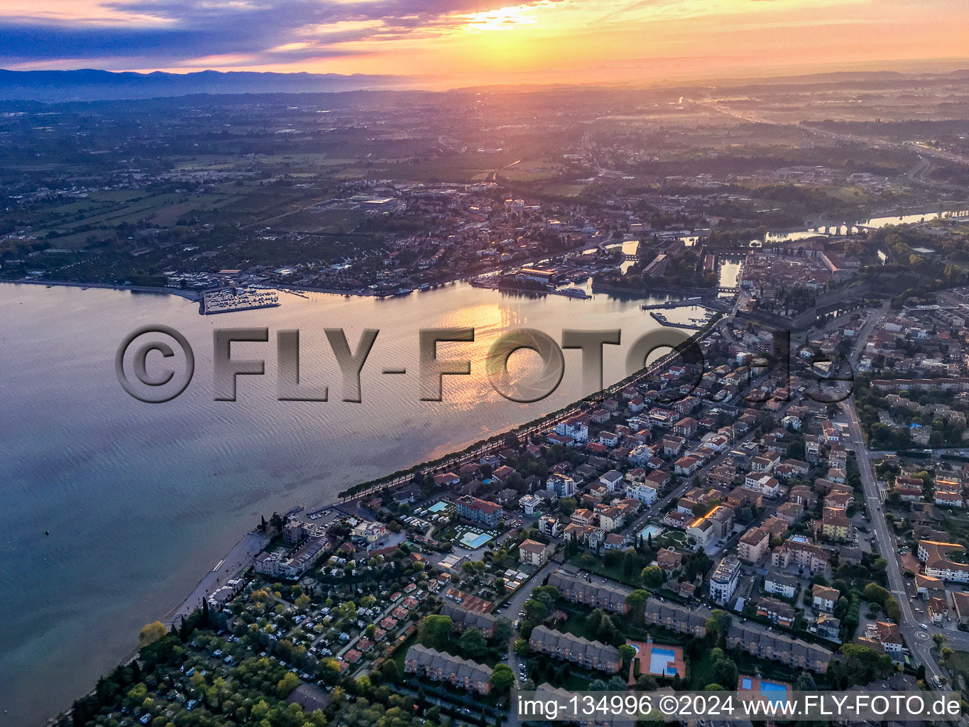 Vue aérienne de Peschiera del Garda dans le département Verona, Italie