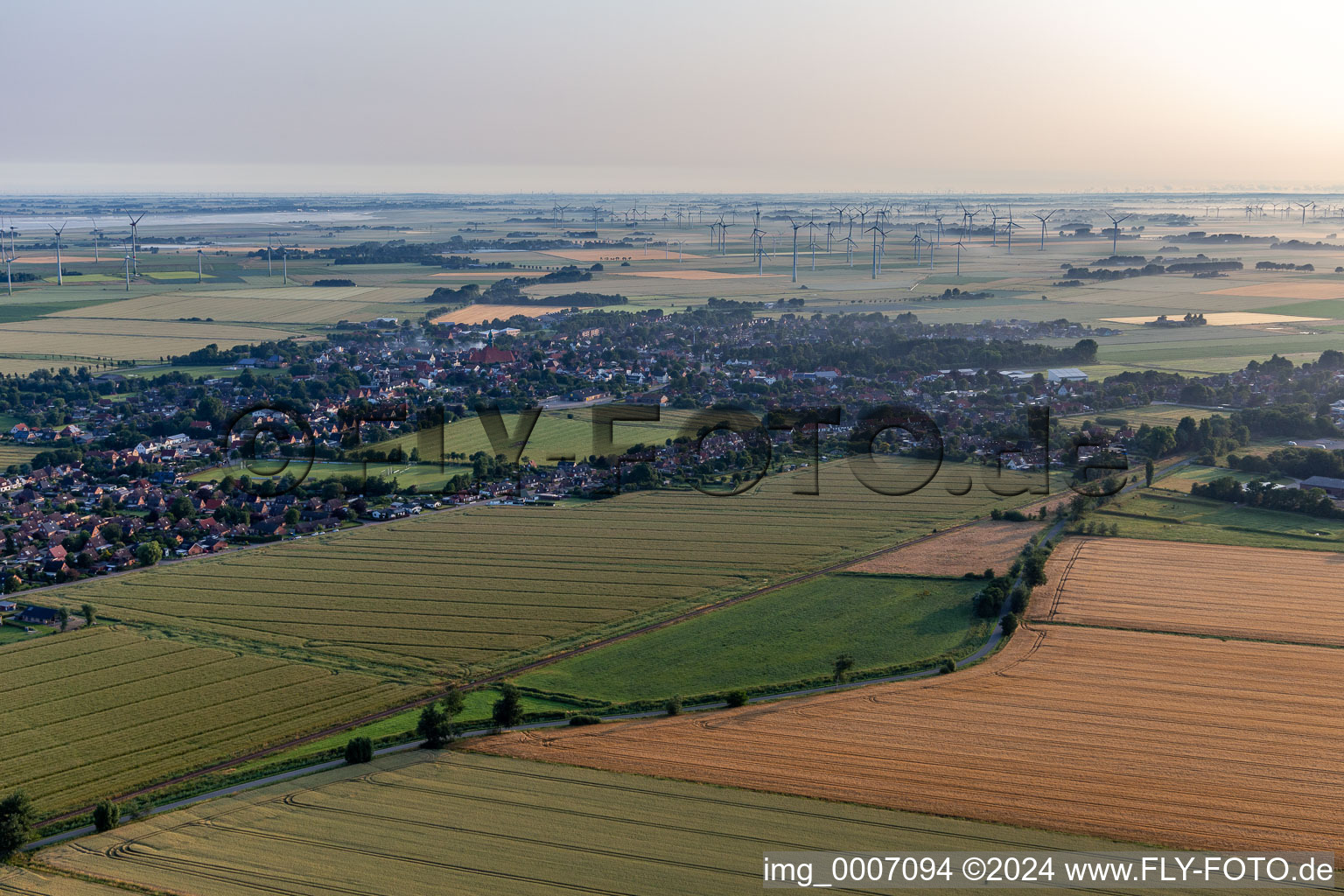 Vue aérienne de Wesselburen dans le département Schleswig-Holstein, Allemagne