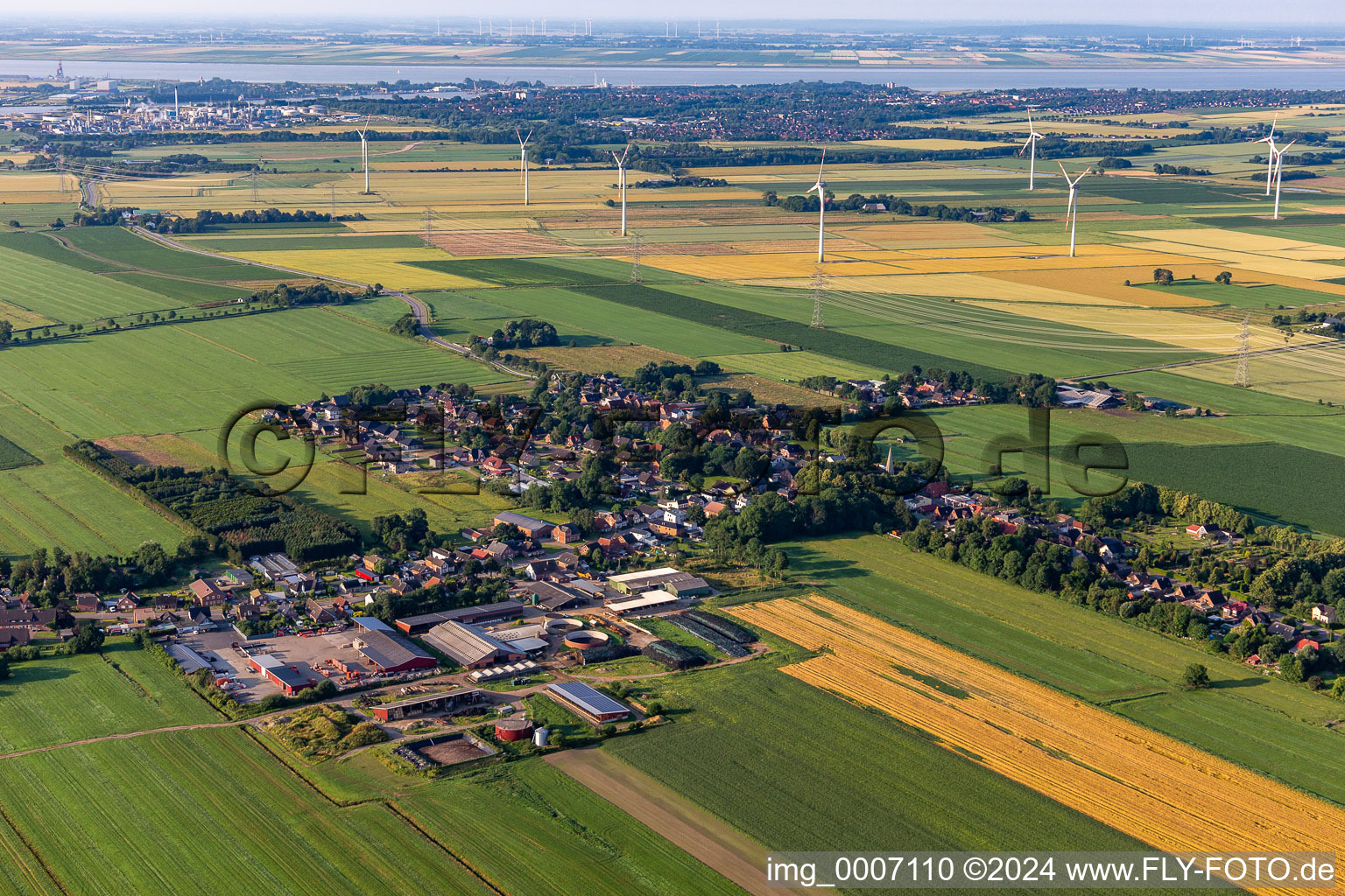 Vue aérienne de Eddelak dans le département Schleswig-Holstein, Allemagne