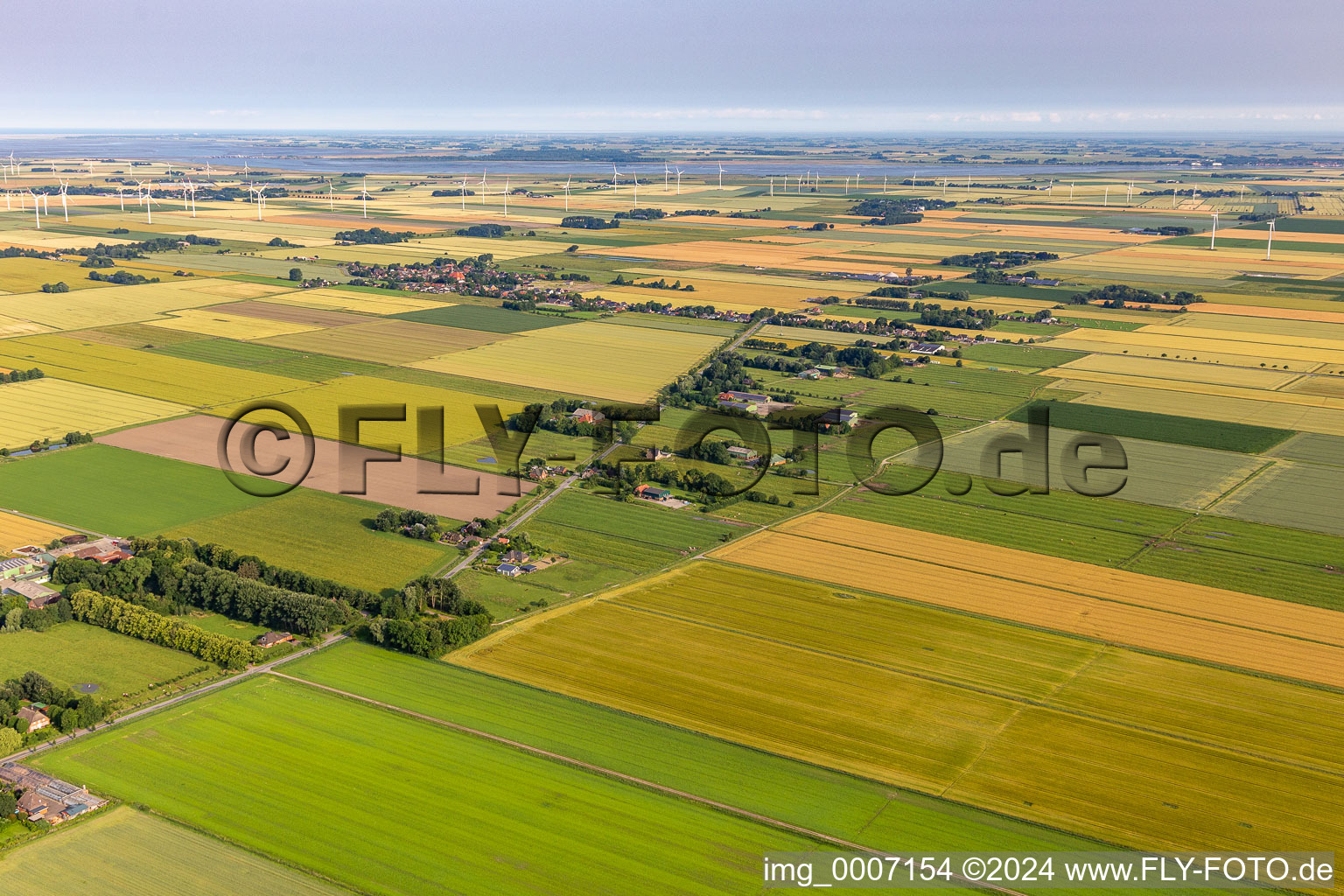 Vue aérienne de Rue Blankenmoor à le quartier Blankenmoor in Neuenkirchen dans le département Schleswig-Holstein, Allemagne