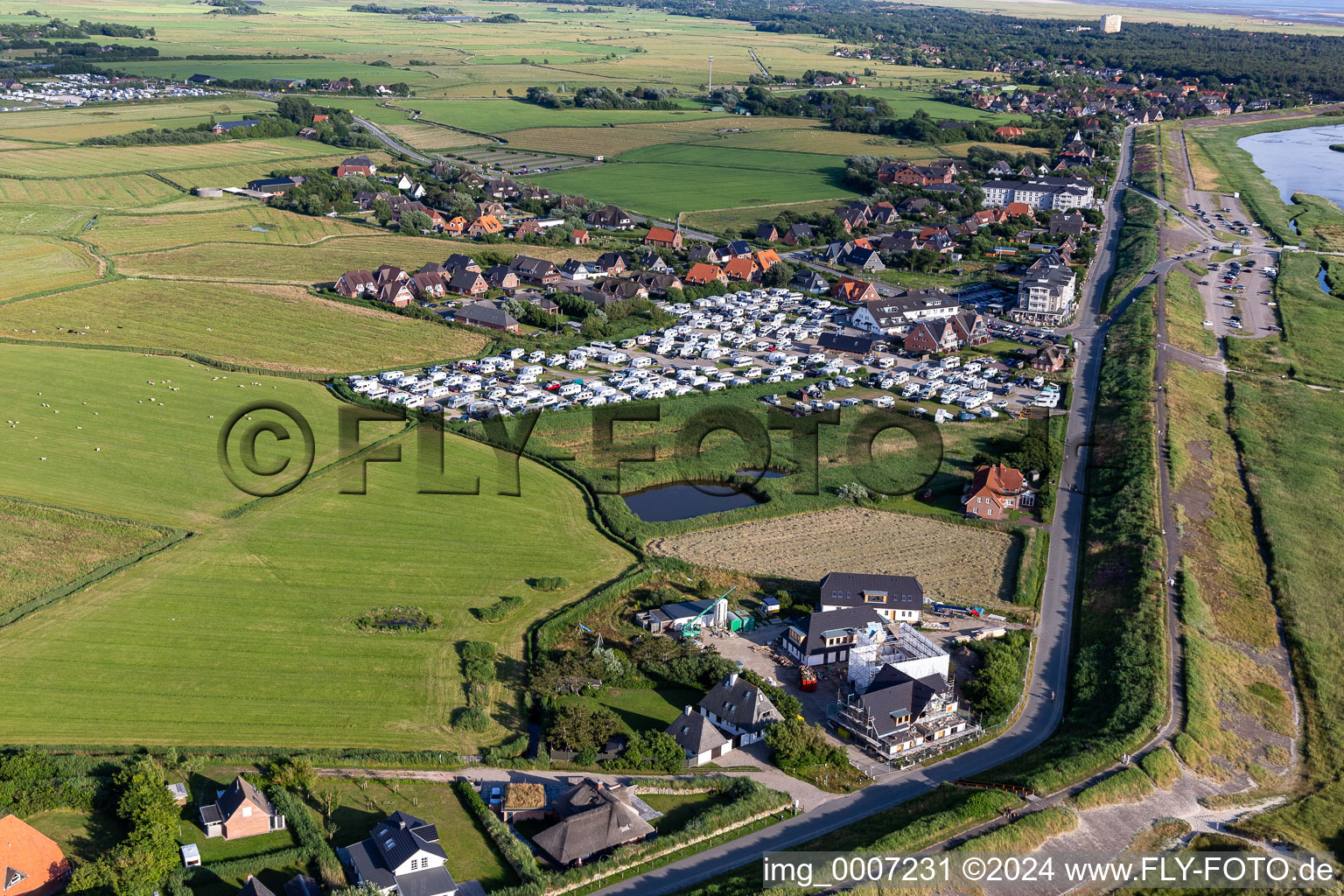 Vue aérienne de Camping Biehl sur la plage de la mer du Nord à le quartier Ording in Sankt Peter-Ording dans le département Schleswig-Holstein, Allemagne