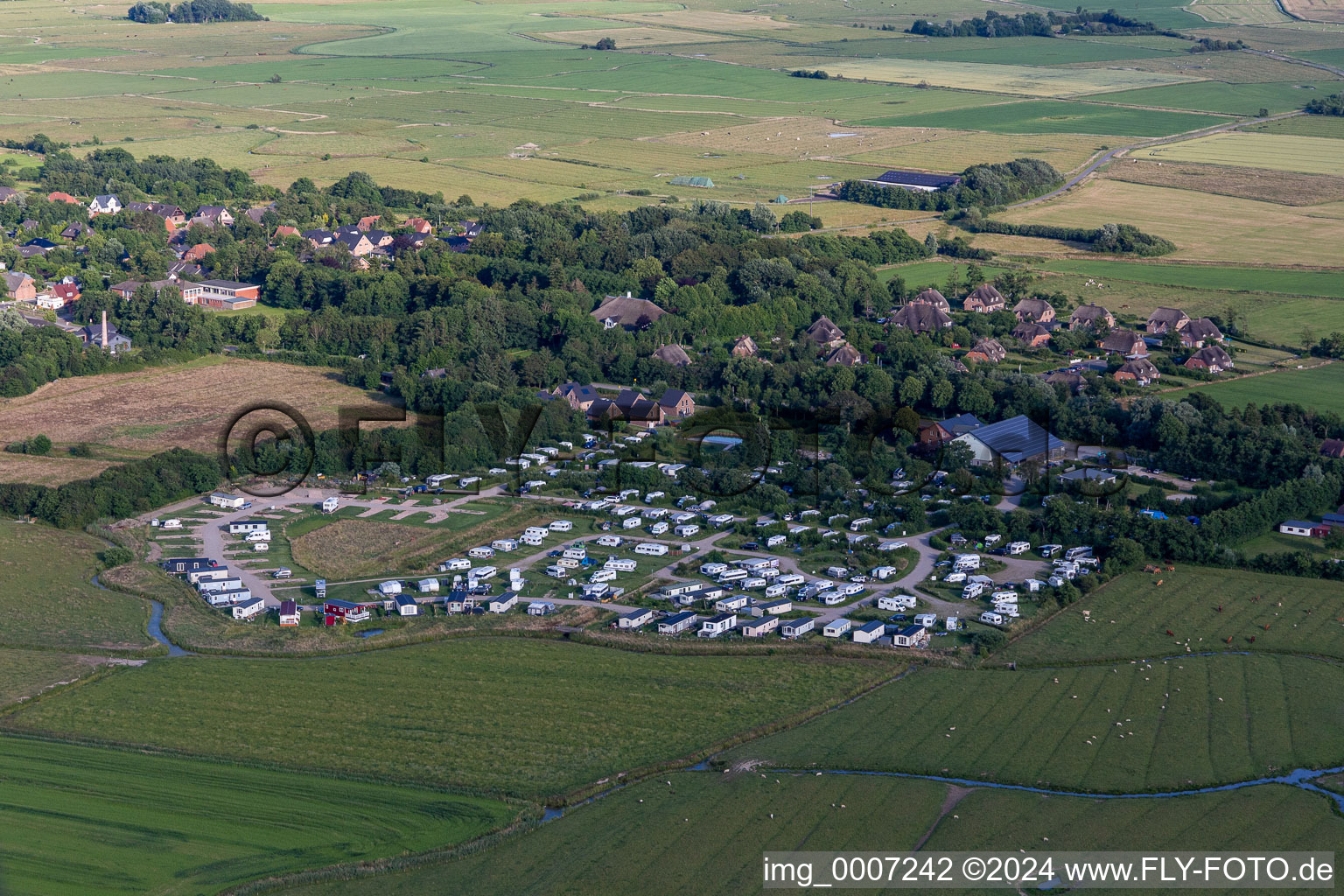 Vue aérienne de Camping MeerVert à le quartier Süderdeich in Tating dans le département Schleswig-Holstein, Allemagne