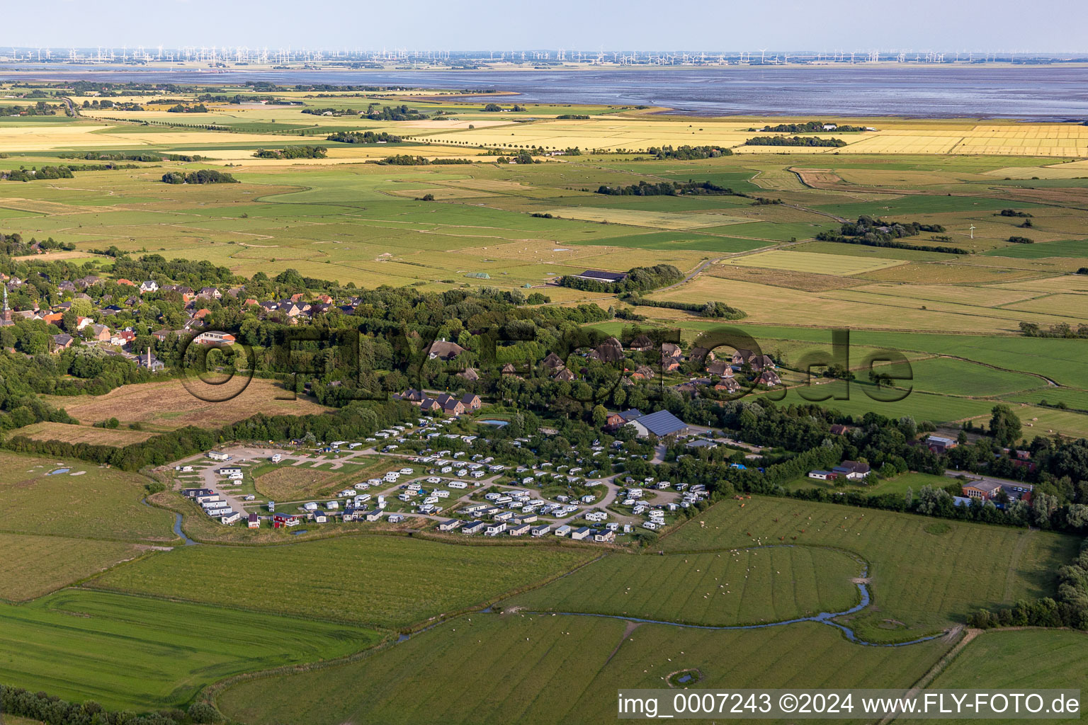 Vue aérienne de Camping MeerVert à le quartier Süderdeich in Tating dans le département Schleswig-Holstein, Allemagne