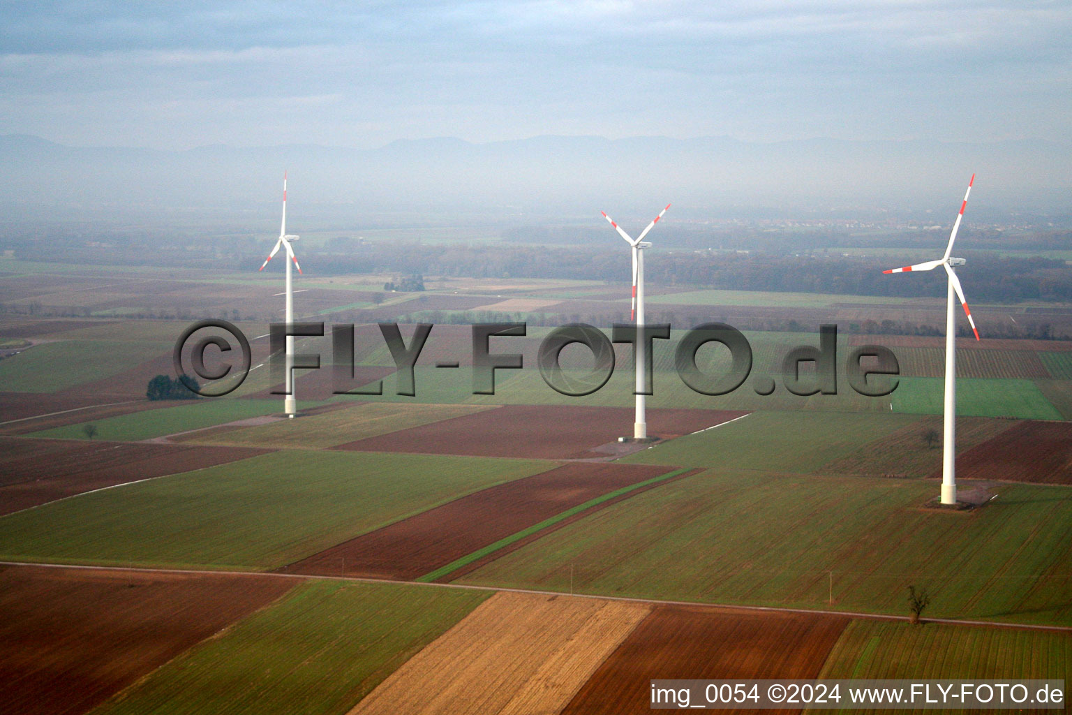 Vue aérienne de Éoliennes à Minfeld dans le département Rhénanie-Palatinat, Allemagne