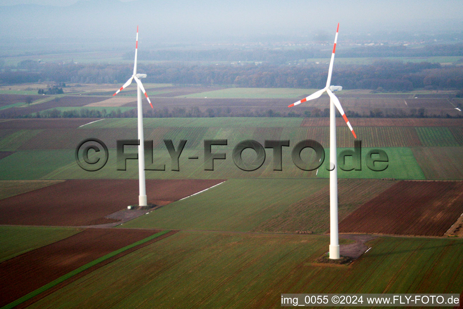 Vue aérienne de Éoliennes à Minfeld dans le département Rhénanie-Palatinat, Allemagne