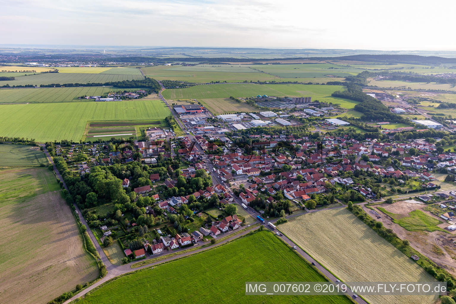 Vue aérienne de Schwabhausen dans le département Thuringe, Allemagne