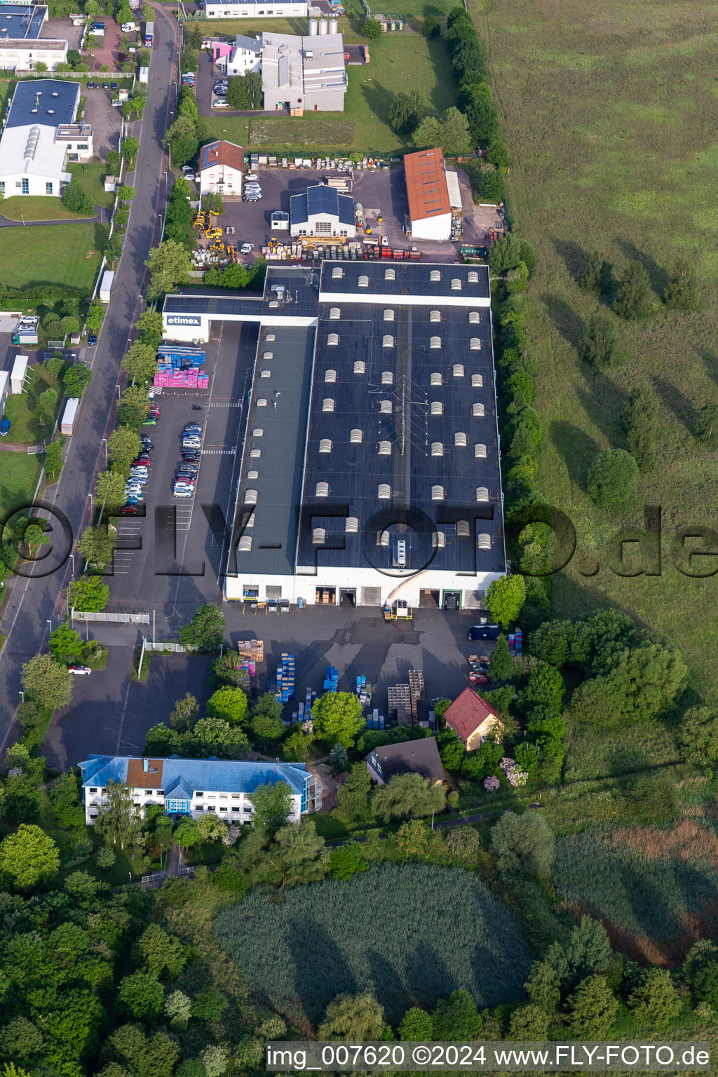 Vue aérienne de Site de l'usine DIE ETIMEX PRIMARY PACKAGING à Waltershausen à le quartier Hörselgau in Hörsel dans le département Thuringe, Allemagne