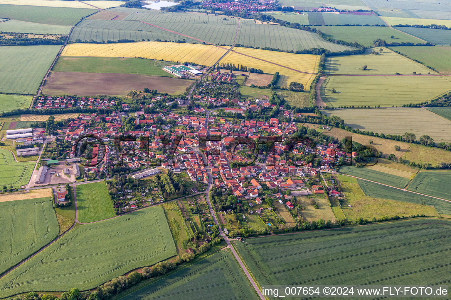 Vue aérienne de Molschleben dans le département Thuringe, Allemagne