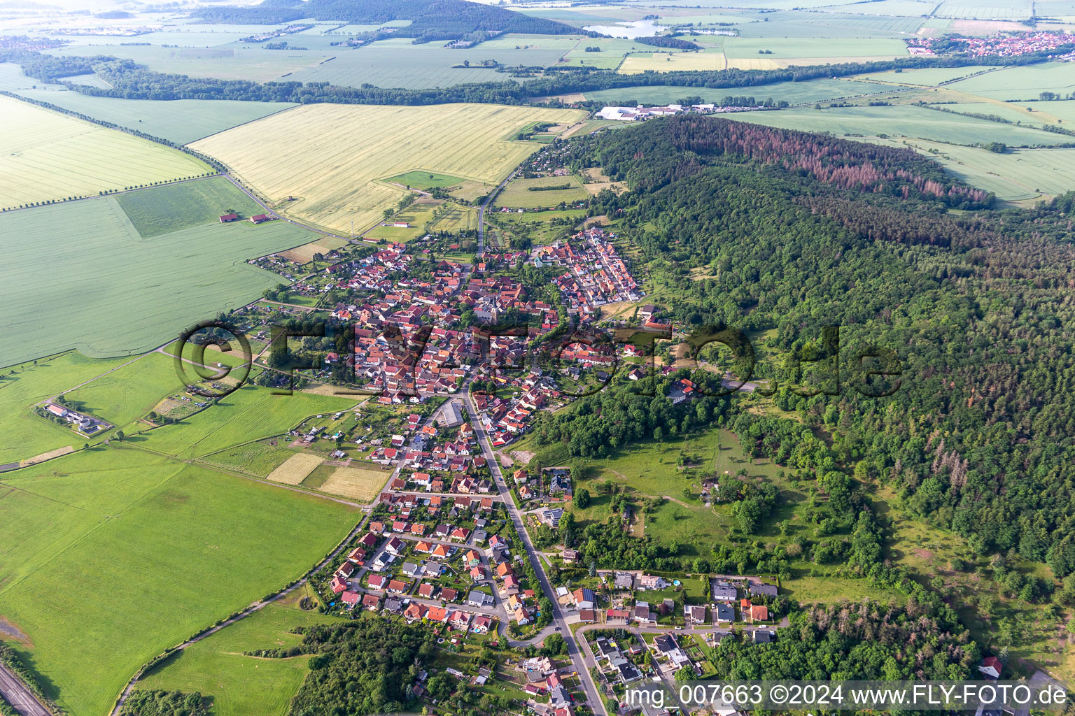 Vue aérienne de Quartier Seebergen in Drei Gleichen dans le département Thuringe, Allemagne