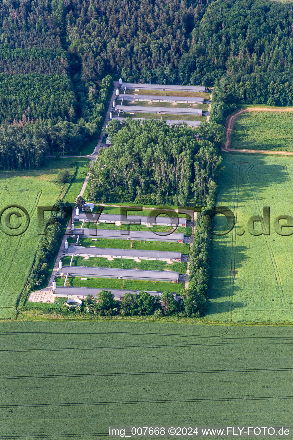 Vue aérienne de Wechmar dans le département Thuringe, Allemagne