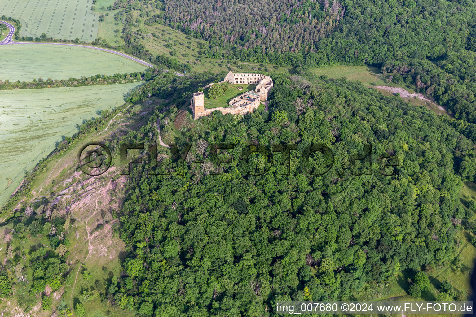 Photographie aérienne de Château de Gleichen à le quartier Wandersleben in Drei Gleichen dans le département Thuringe, Allemagne