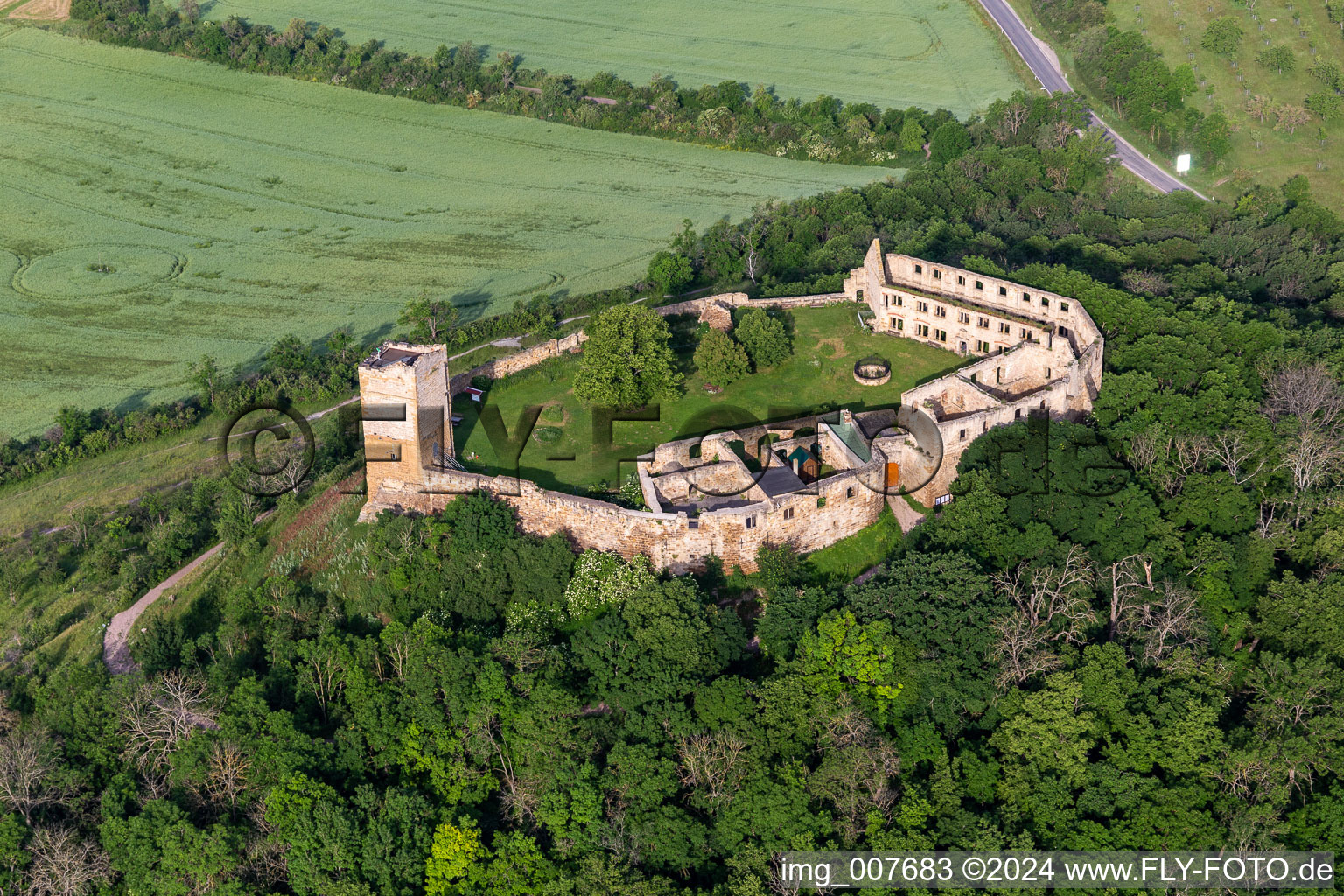 Château de Gleichen à le quartier Wandersleben in Drei Gleichen dans le département Thuringe, Allemagne d'en haut