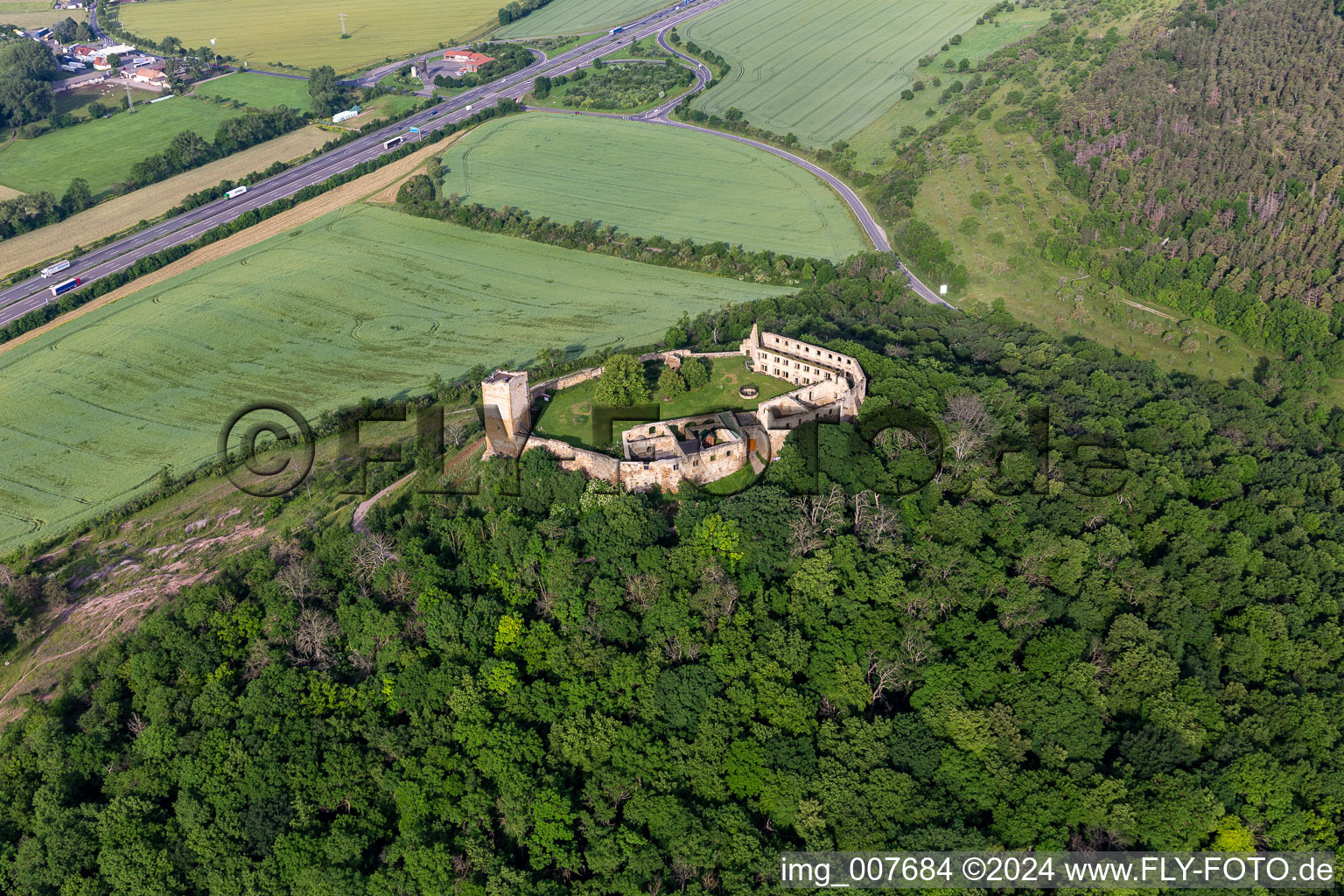 Château de Gleichen à Wandersleben dans le département Thuringe, Allemagne hors des airs