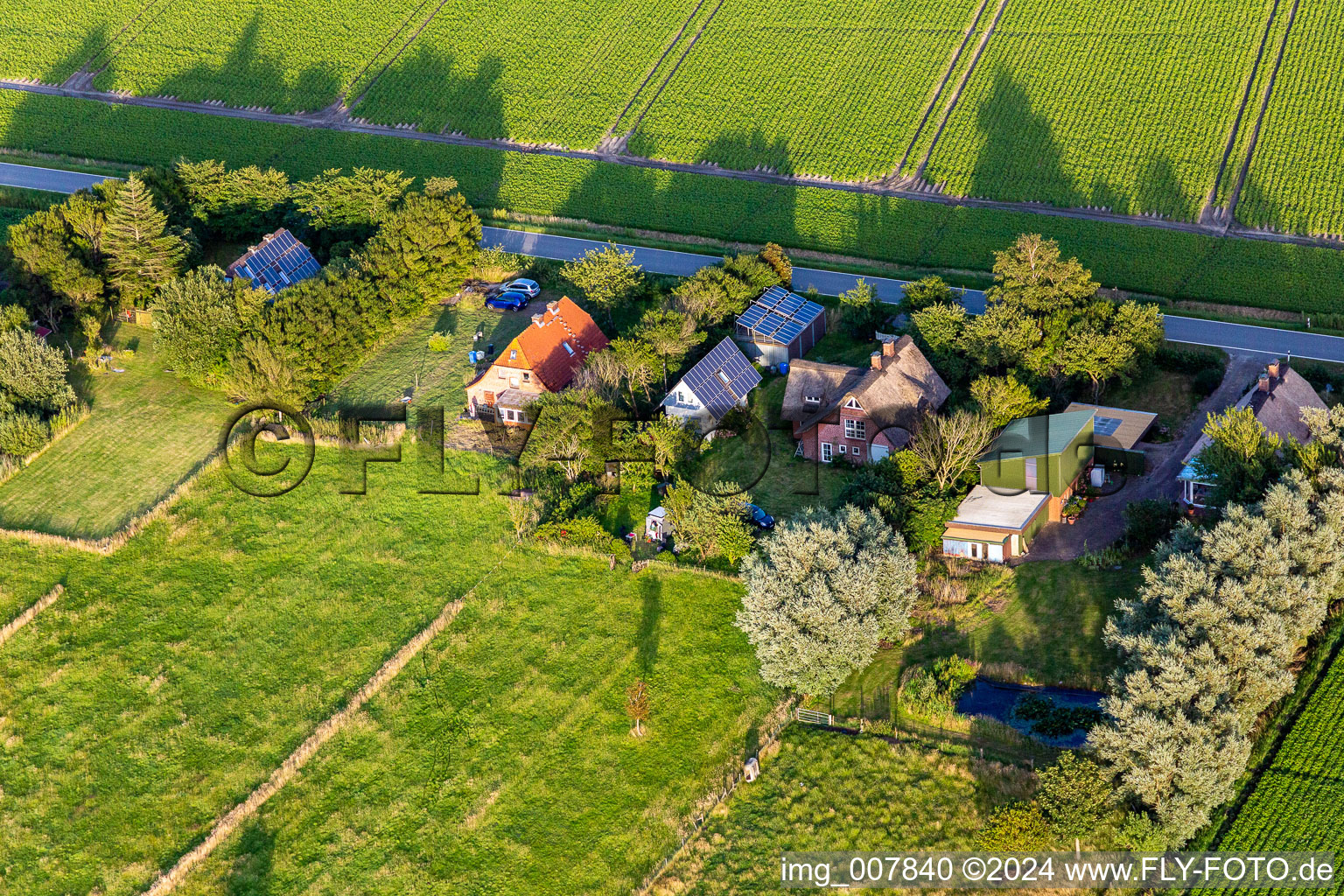 Schülpersieler Straße à Wesselburenerkoog dans le département Schleswig-Holstein, Allemagne d'en haut