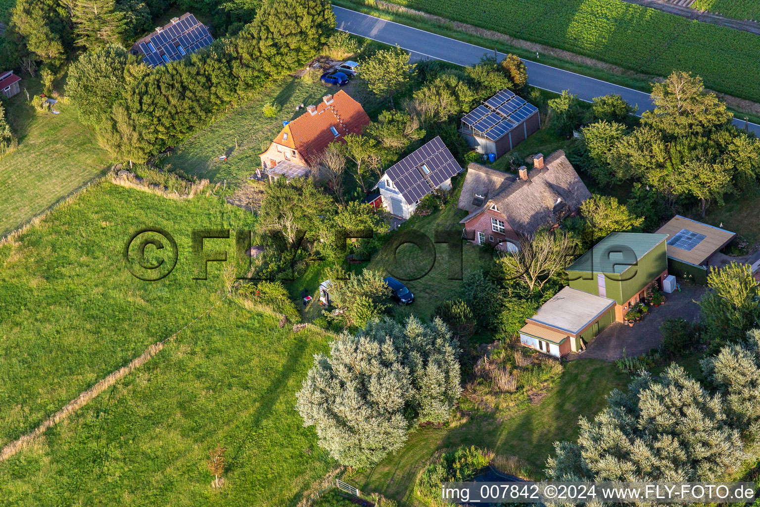 Schülpersieler Straße à Wesselburenerkoog dans le département Schleswig-Holstein, Allemagne vue d'en haut