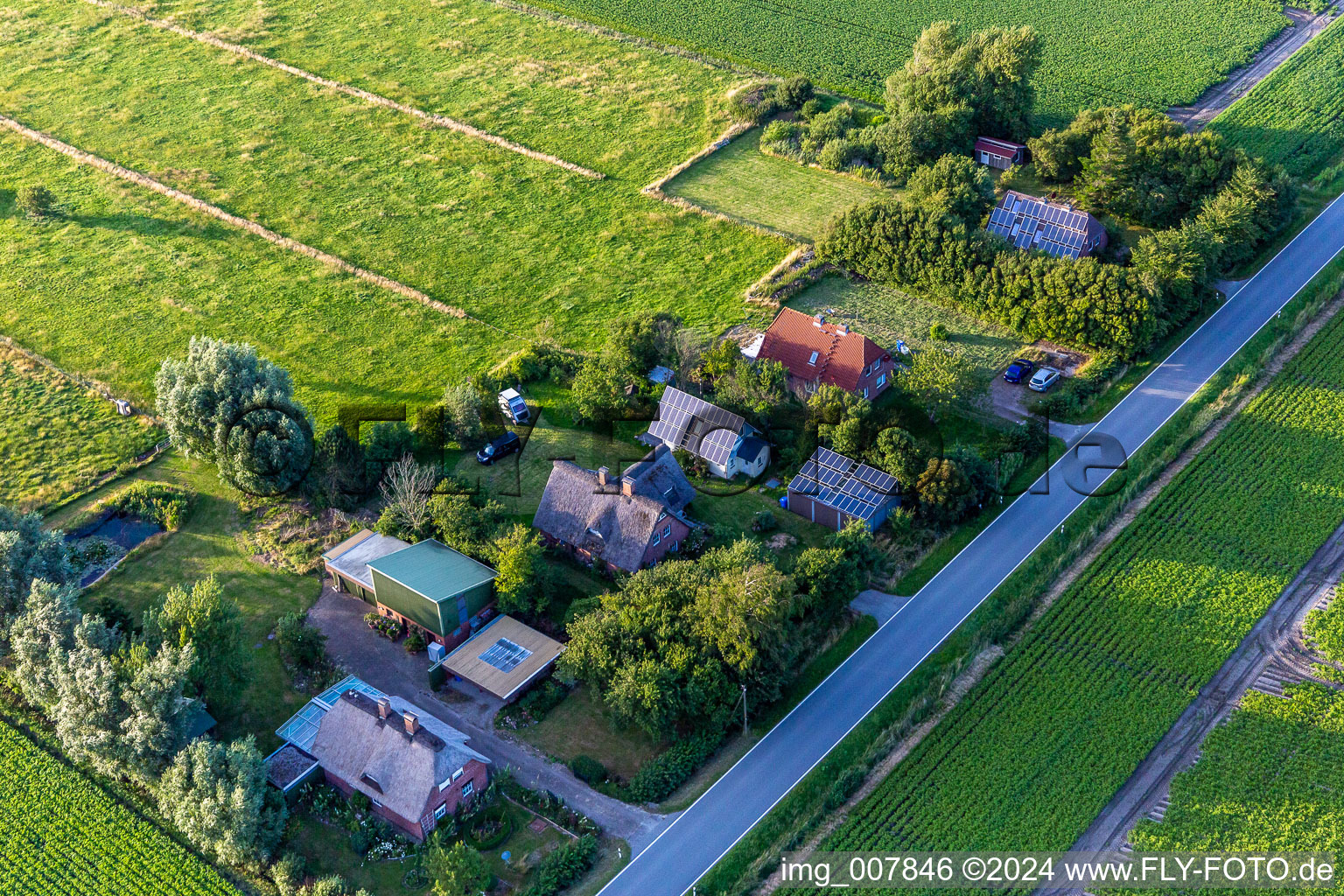 Enregistrement par drone de Schülpersieler Straße à Wesselburenerkoog dans le département Schleswig-Holstein, Allemagne