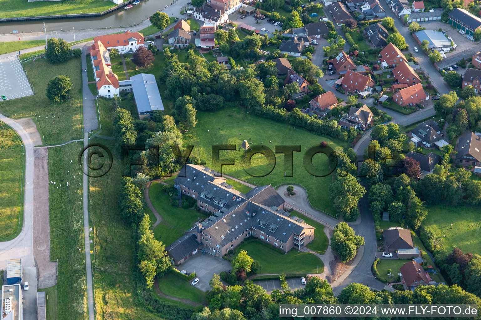 Vue aérienne de Maison Paul Gerhard à Tönning dans le département Schleswig-Holstein, Allemagne