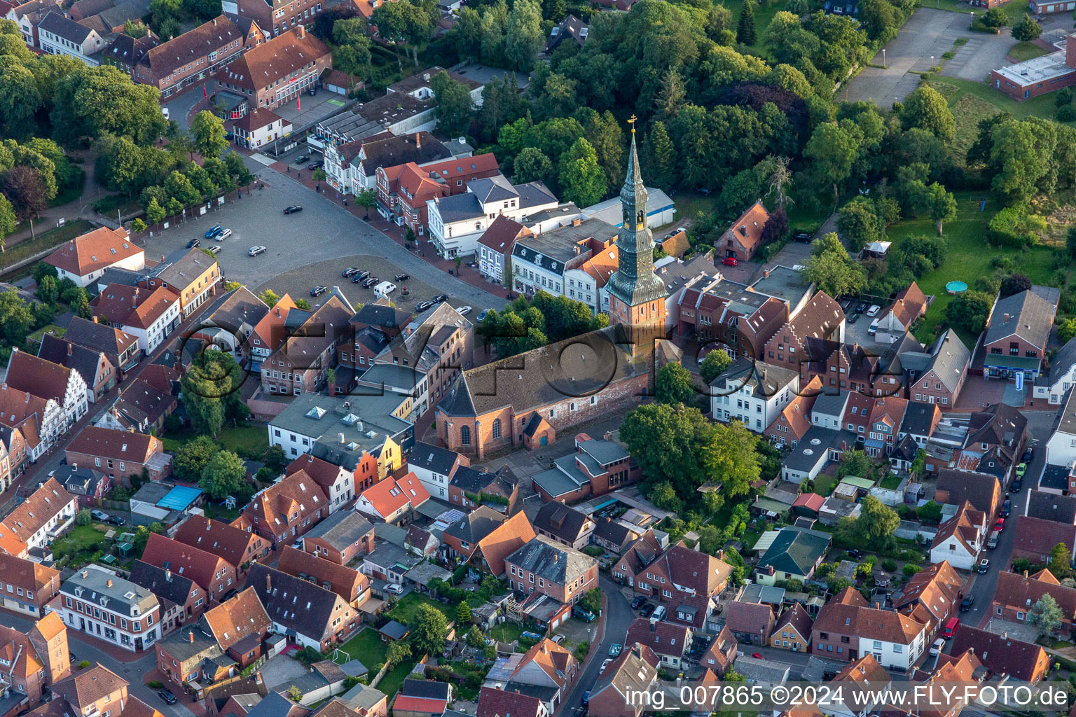 Vue aérienne de Saint-Laurent à Tönning dans le département Schleswig-Holstein, Allemagne