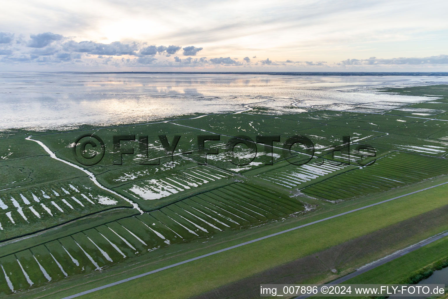 Vue aérienne de Hellschen-Heringsand-Unterschaar dans le département Schleswig-Holstein, Allemagne