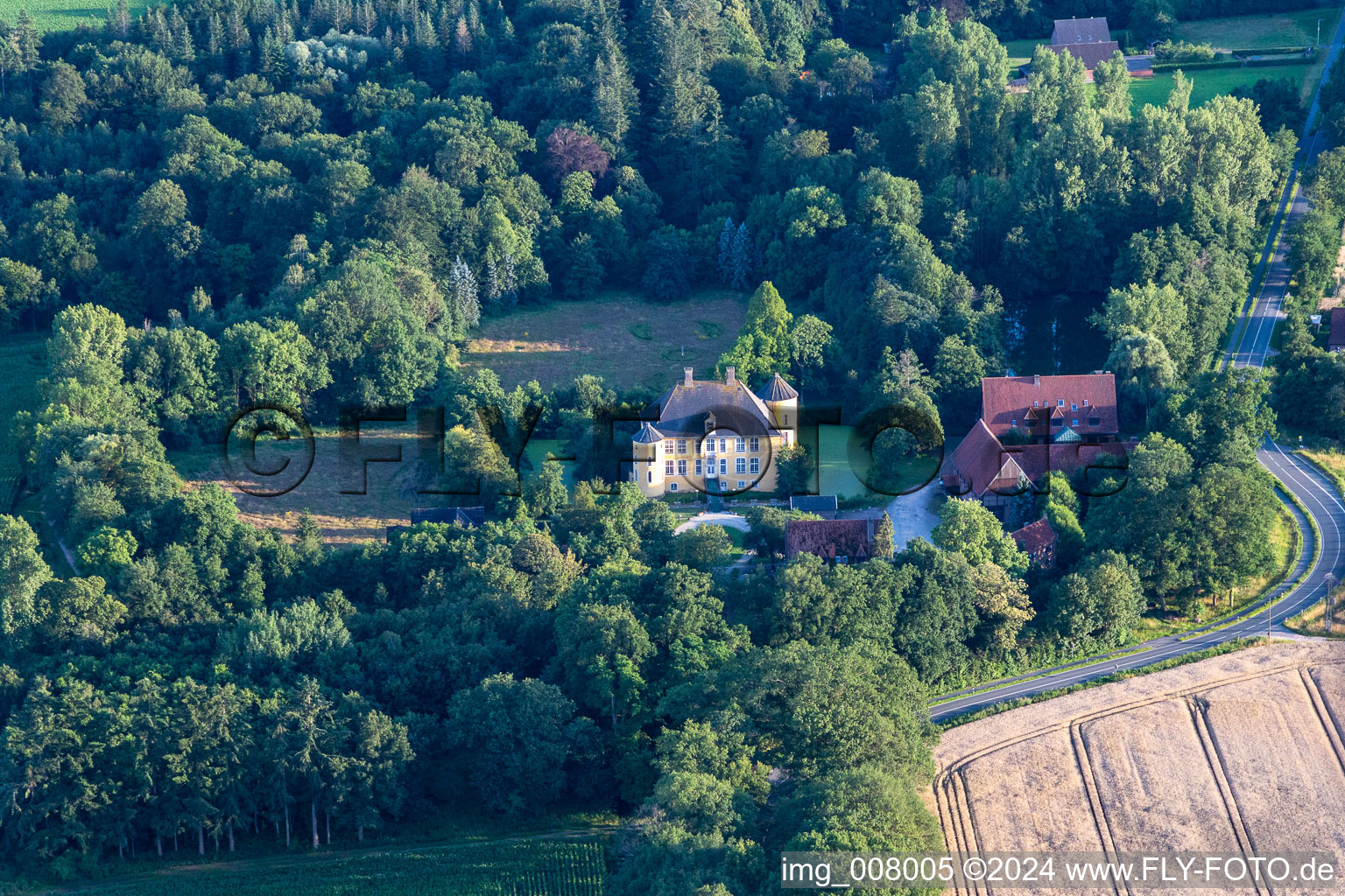 Vue aérienne de Hôtel Château de Diepenbrock à Bocholt dans le département Rhénanie du Nord-Westphalie, Allemagne