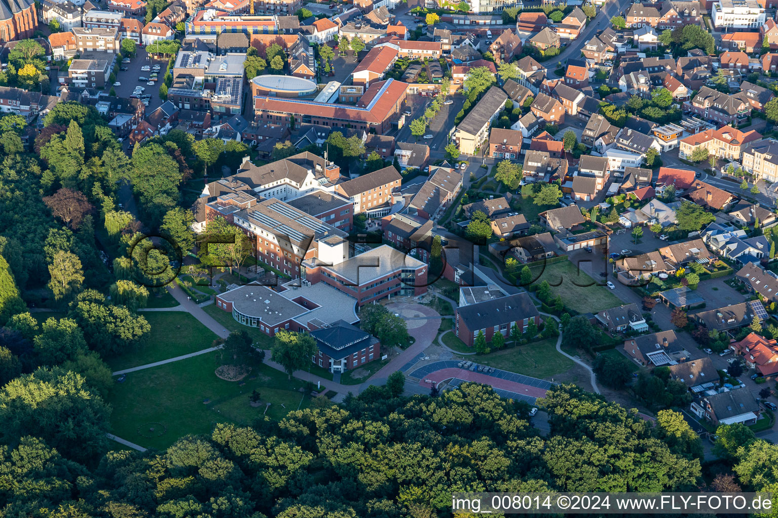 Vue aérienne de École polyvalente à Rhede dans le département Rhénanie du Nord-Westphalie, Allemagne