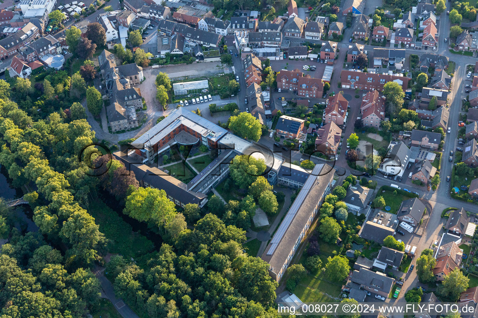 Vue aérienne de Académie Klausenhof à Rhede dans le département Rhénanie du Nord-Westphalie, Allemagne