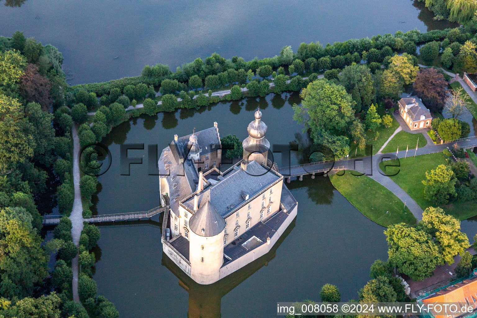 Photographie aérienne de Château de jeunesse Gemen à le quartier Gemen in Borken dans le département Rhénanie du Nord-Westphalie, Allemagne