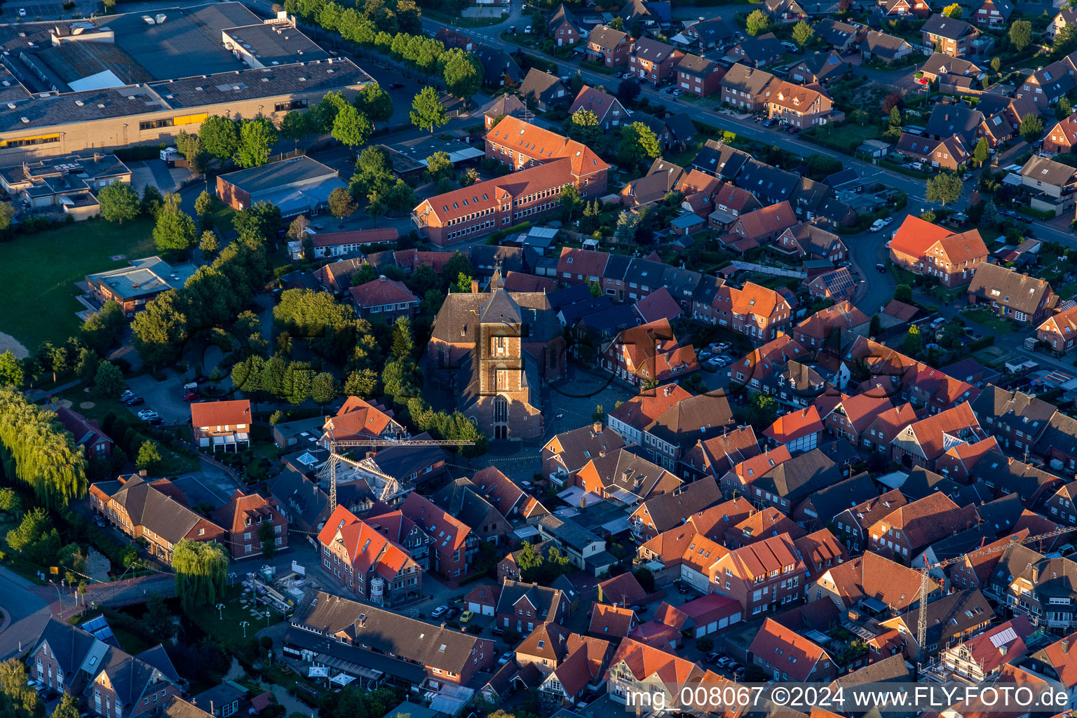 Vue aérienne de Sainte-Walburge à le quartier Ramsdorf in Velen dans le département Rhénanie du Nord-Westphalie, Allemagne