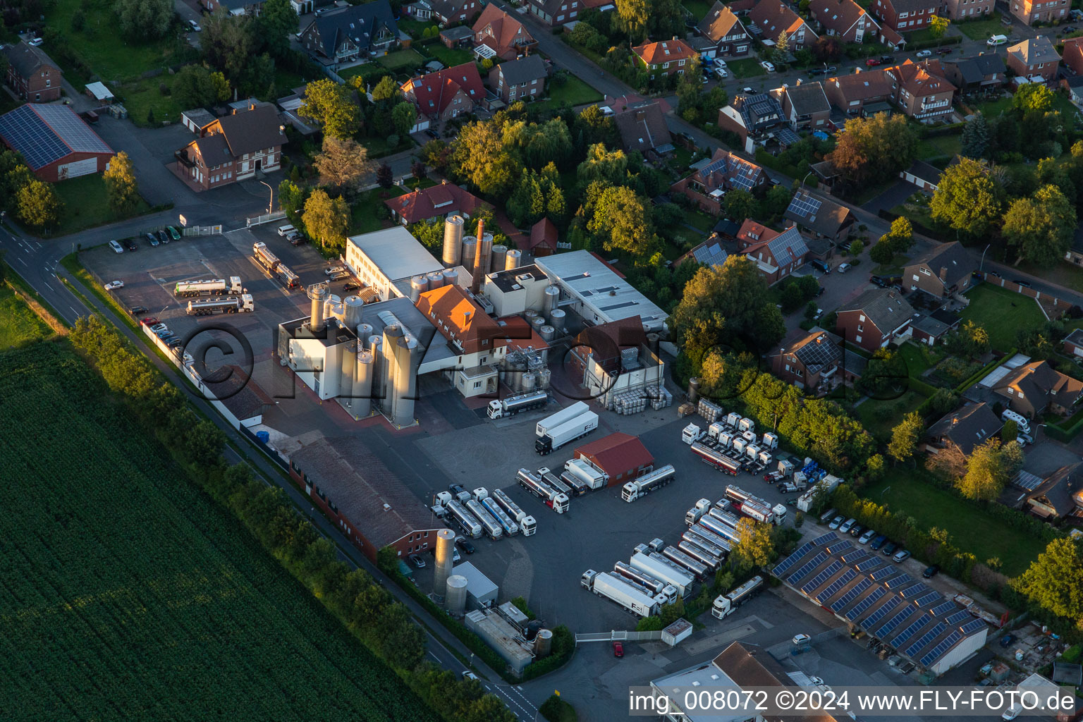 Vue aérienne de Locaux de l'usine de Molkerei Wiegert GmbH & Co. KG à Velen dans le département Rhénanie du Nord-Westphalie, Allemagne