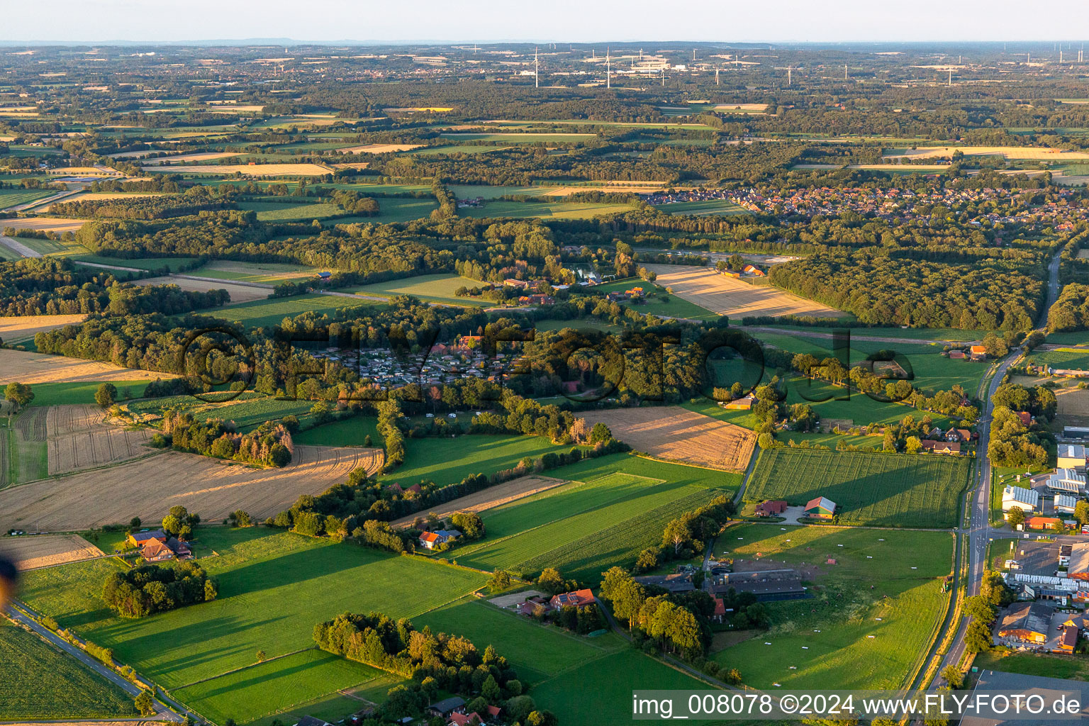 Vue d'oiseau de Aire de loisirs de Waldvelen, vente familiale der Buss à Velen dans le département Rhénanie du Nord-Westphalie, Allemagne