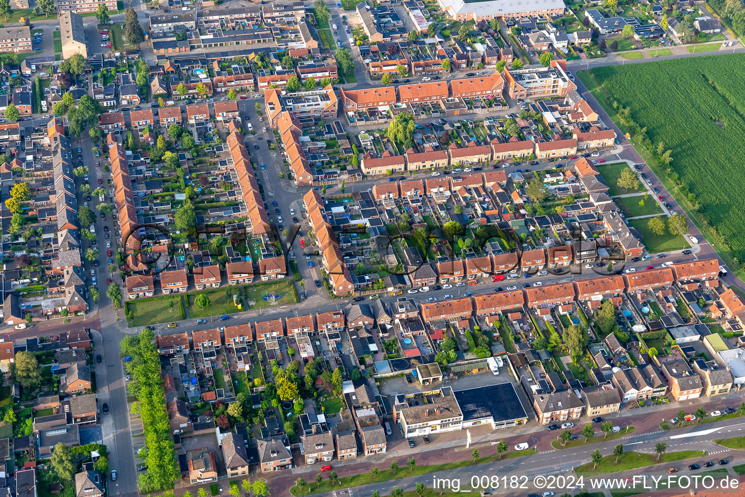 Vue aérienne de Rue Olivier van Noor à Enschede dans le département Overijssel, Pays-Bas