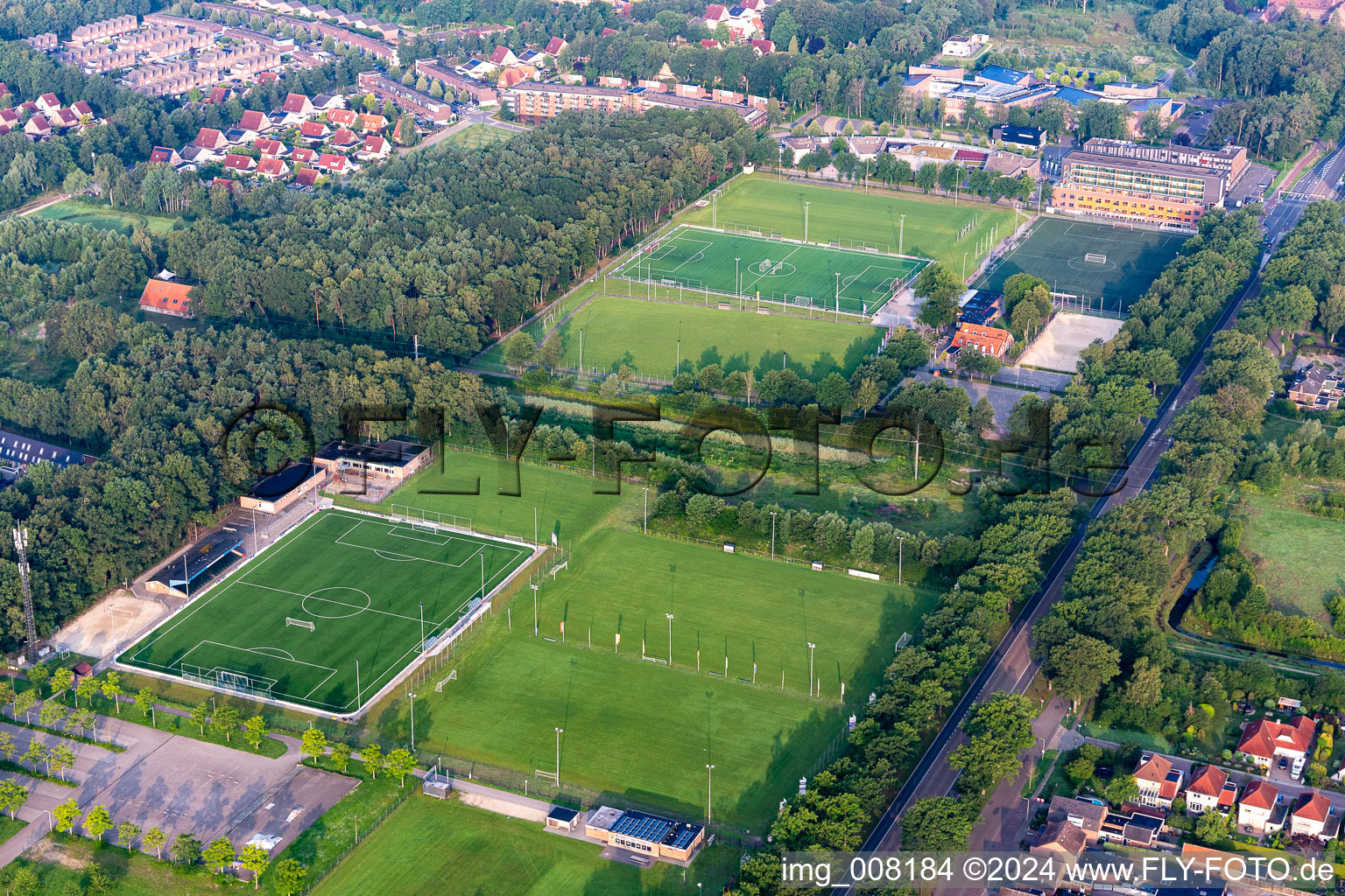 Vue aérienne de GKV : Ons Clubje, Omnisportvereniging Avanti Wilkracht à Enschede dans le département Overijssel, Pays-Bas