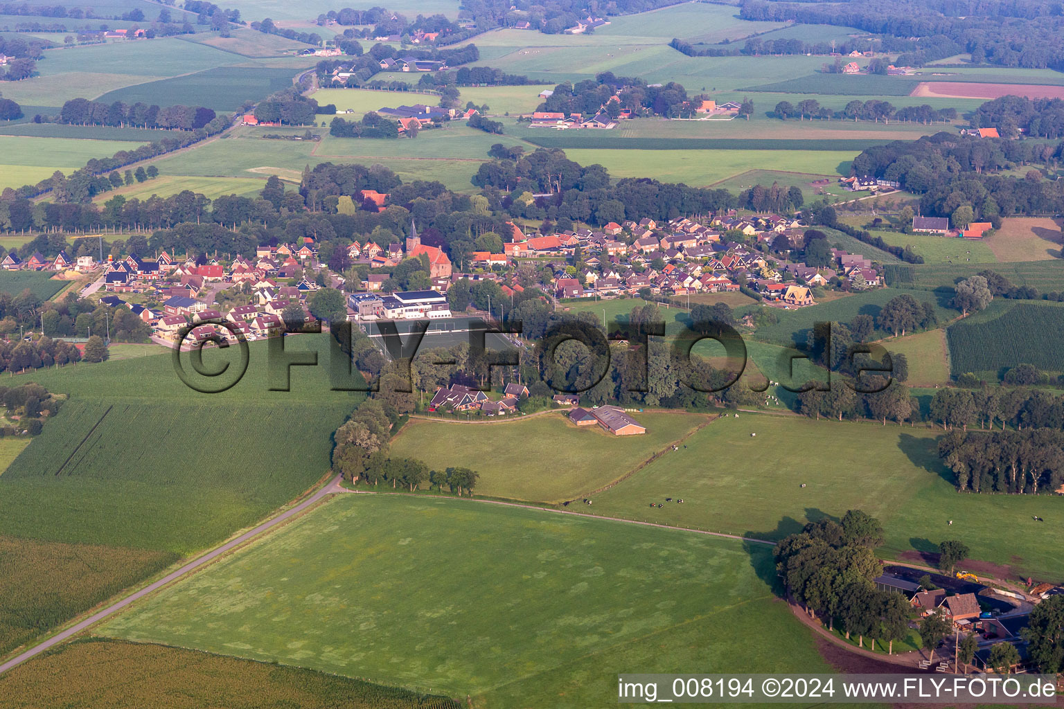 Vue aérienne de Buurse dans le département Overijssel, Pays-Bas