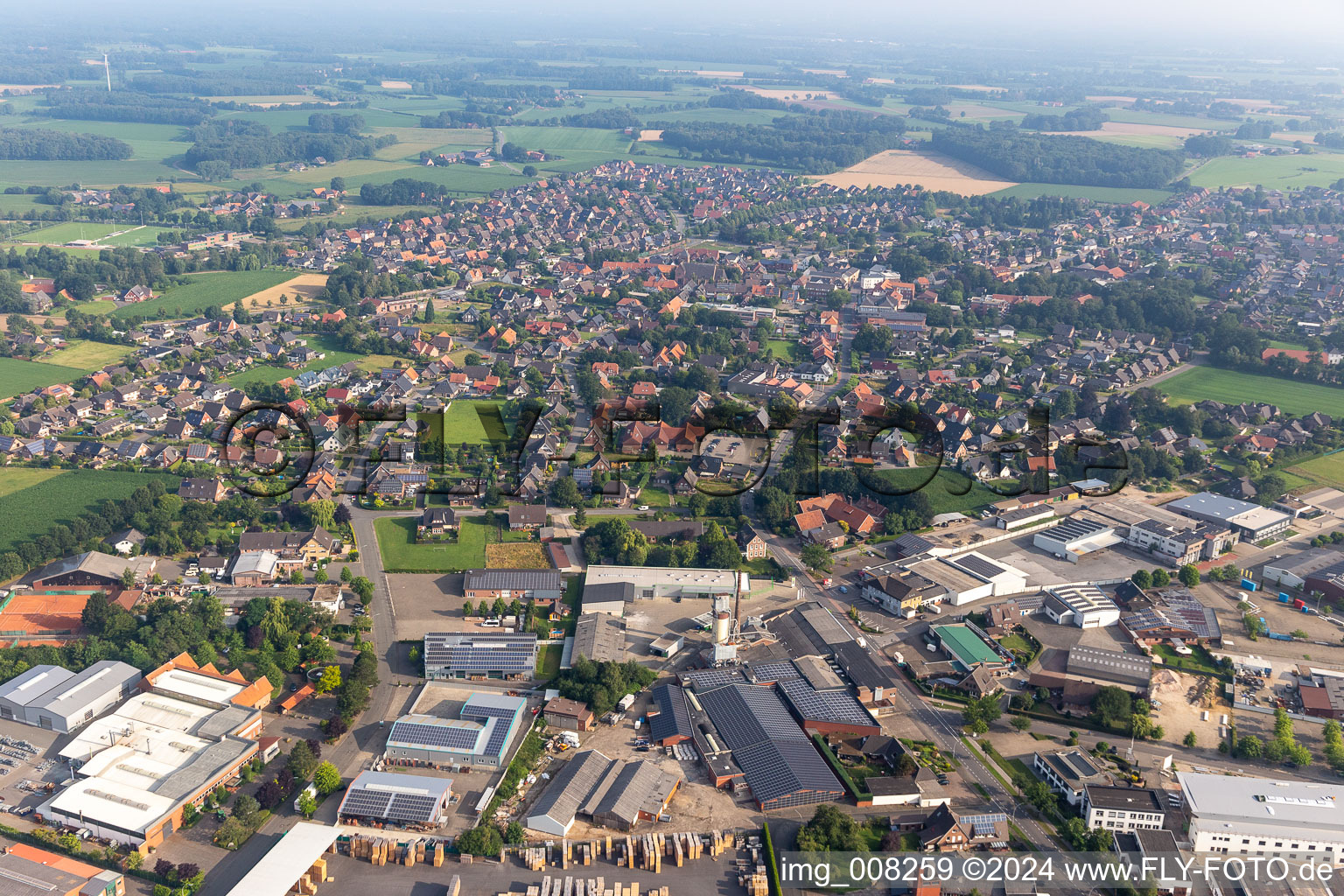 Vue aérienne de Usine de meubles Deelmann à Südlohn dans le département Rhénanie du Nord-Westphalie, Allemagne