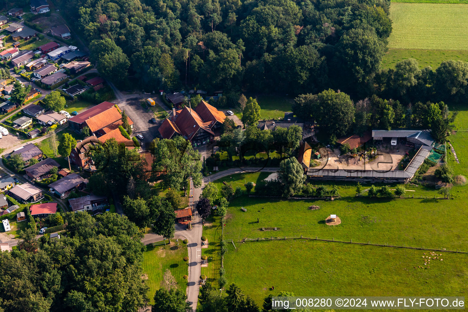 Aire de loisirs de Waldvelen, vente familiale der Buss à Velen dans le département Rhénanie du Nord-Westphalie, Allemagne vu d'un drone