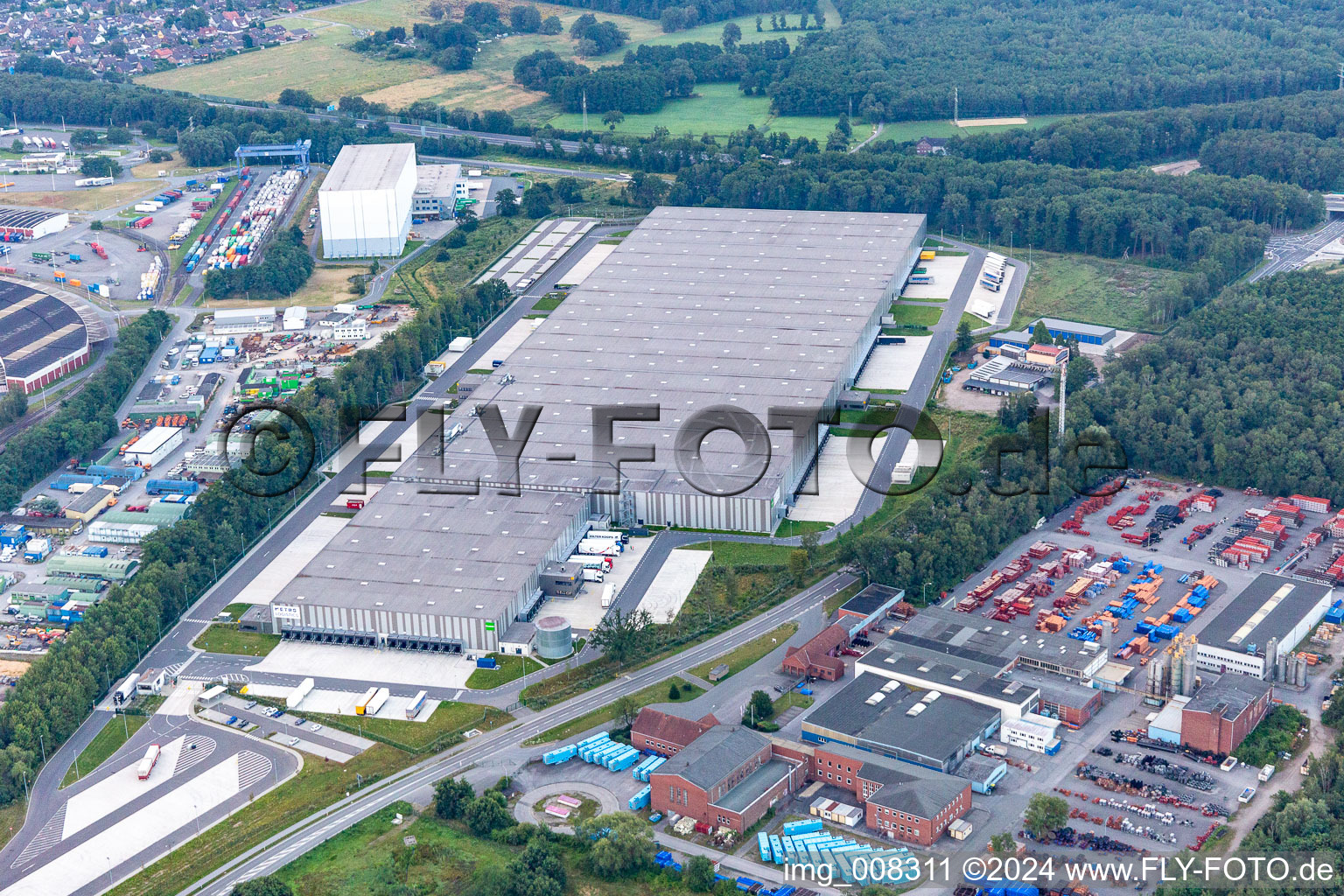 Vue aérienne de Ensemble immobilier et site du centre logistique "Metro Central Logistic à Marl dans le département Rhénanie du Nord-Westphalie, Allemagne