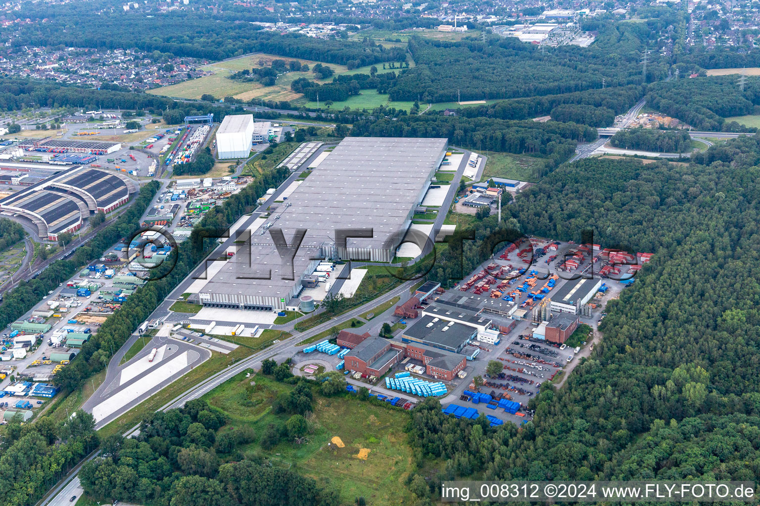 Vue aérienne de Anger Systemtechnik, Metro Central Logistique à le quartier Brassert in Marl dans le département Rhénanie du Nord-Westphalie, Allemagne