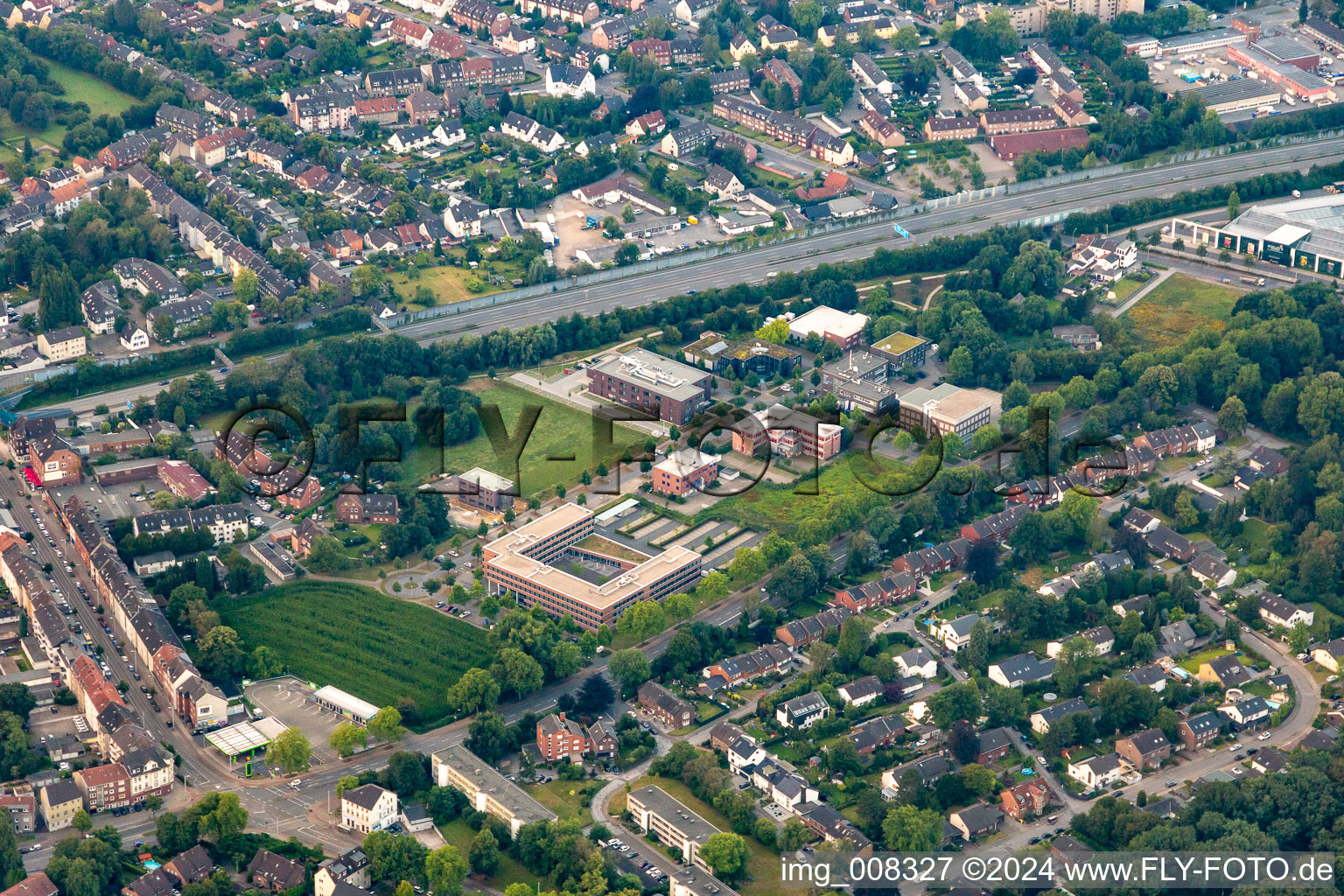 Vue aérienne de Bureau des impôts Gelsenkirchen à le quartier Erle in Gelsenkirchen dans le département Rhénanie du Nord-Westphalie, Allemagne