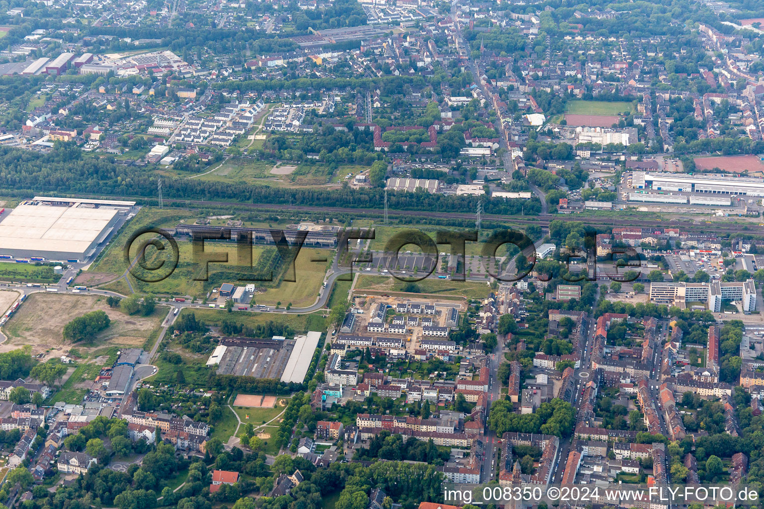 Vue aérienne de Centre logistique Febi Bilstein à le quartier Gelsenkirchen-Bulmke-Hüllen in Gelsenkirchen dans le département Rhénanie du Nord-Westphalie, Allemagne