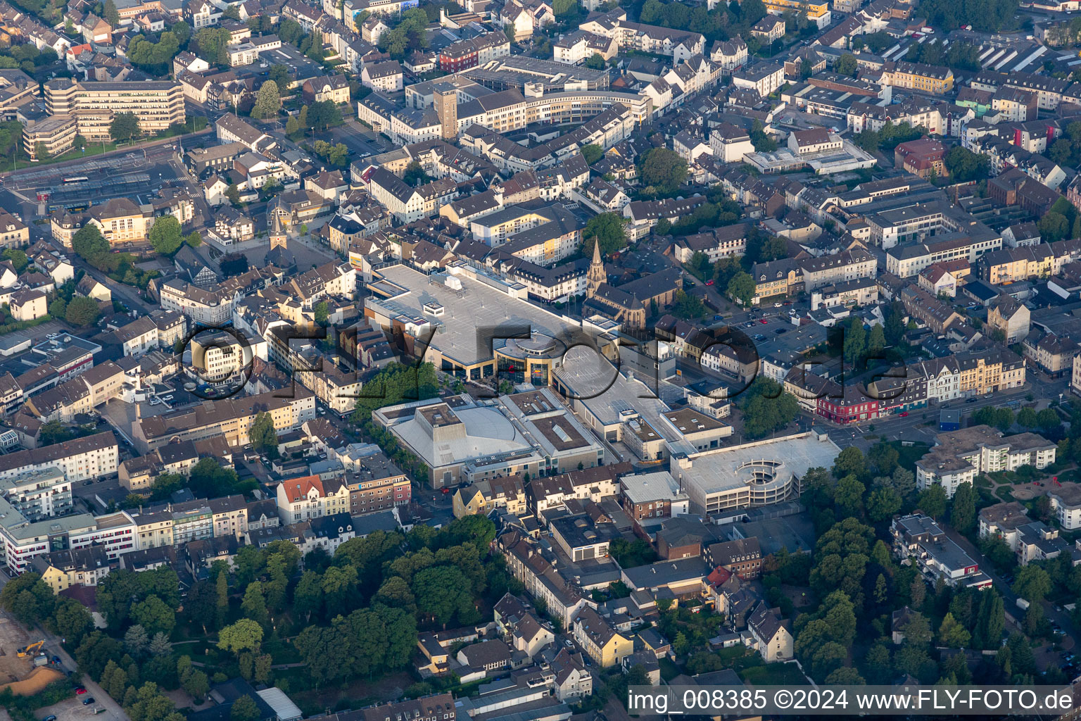 Vue aérienne de Forum Niederberg à Velbert dans le département Rhénanie du Nord-Westphalie, Allemagne