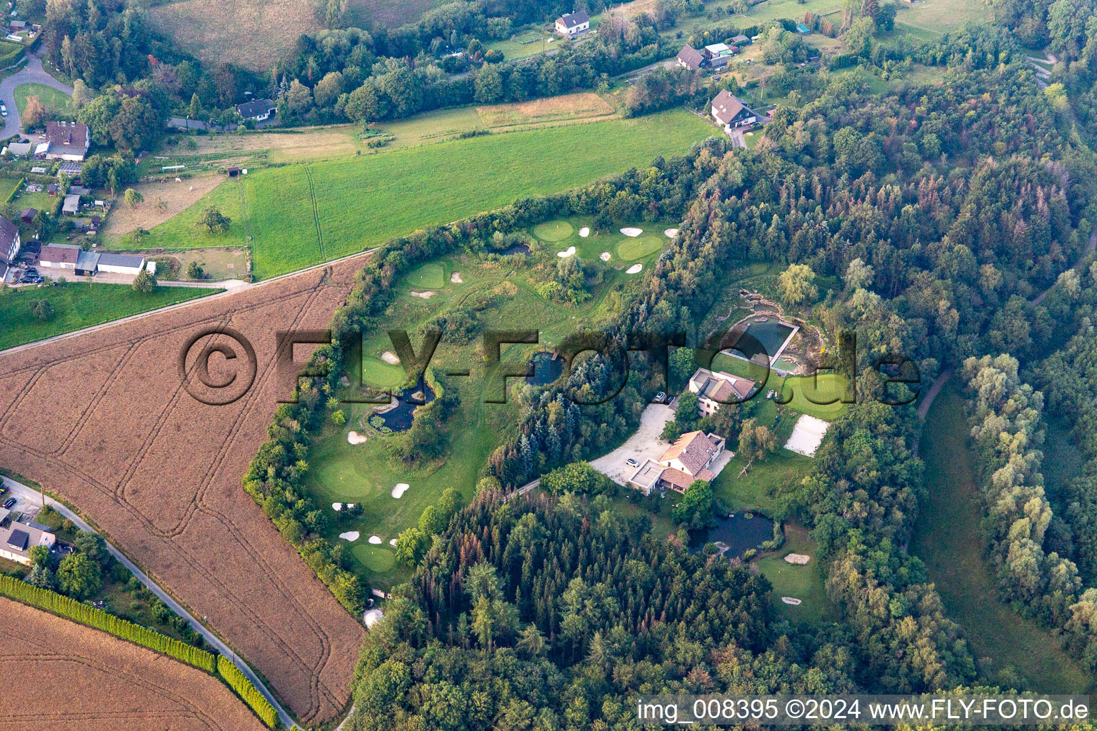 Vue aérienne de Site du parcours de golf Hinkelsteinwiese à le quartier Grossehöhe in Velbert dans le département Rhénanie du Nord-Westphalie, Allemagne