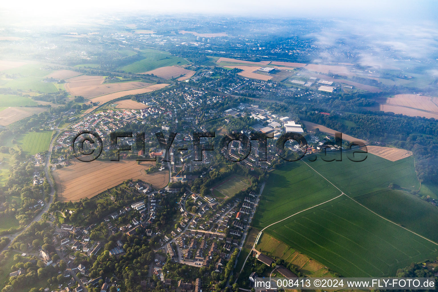 Vue aérienne de Quartier Gruiten in Haan dans le département Rhénanie du Nord-Westphalie, Allemagne