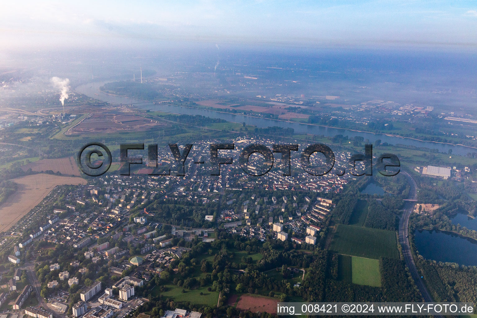 Vue aérienne de Rheindorf dans le département Rhénanie du Nord-Westphalie, Allemagne