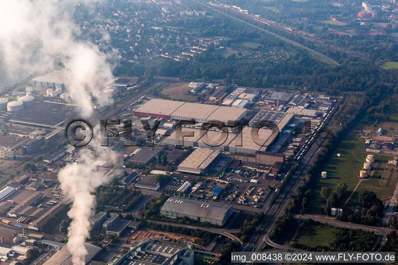 Vue aérienne de Fourgon d'importation de fruitsWylick GmbH à le quartier Niehl in Köln dans le département Rhénanie du Nord-Westphalie, Allemagne