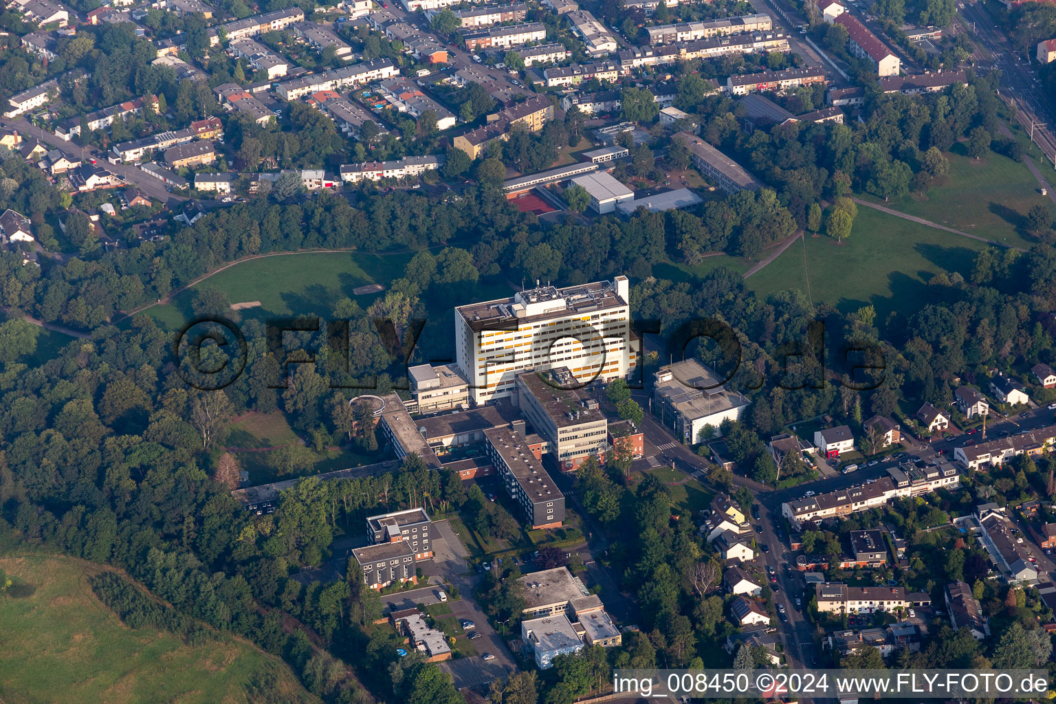 Vue aérienne de Hôpital Saint-Esprit à Longerich dans le département Rhénanie du Nord-Westphalie, Allemagne