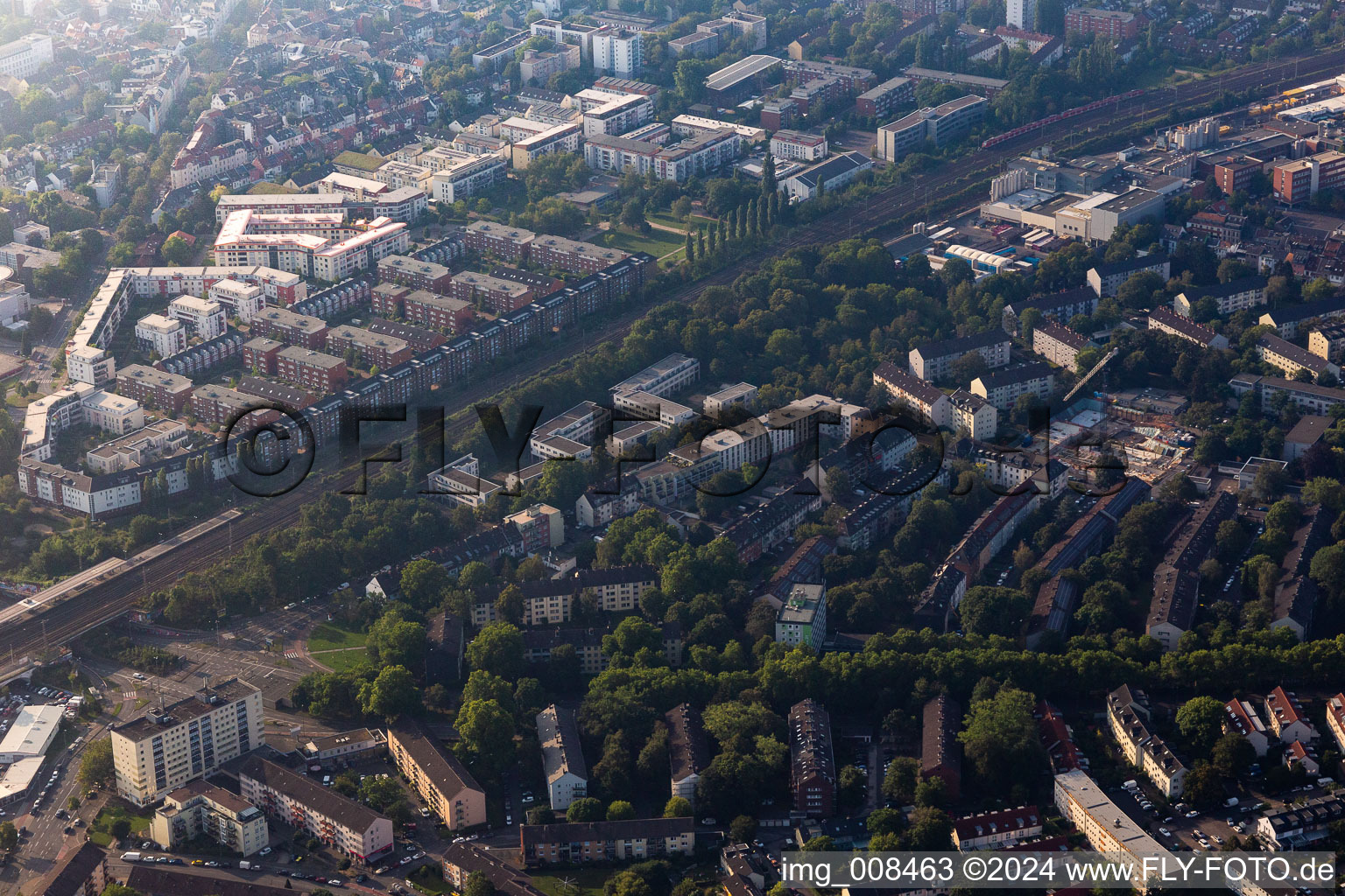 Vue aérienne de Quartier Neuehrenfeld in Köln dans le département Rhénanie du Nord-Westphalie, Allemagne