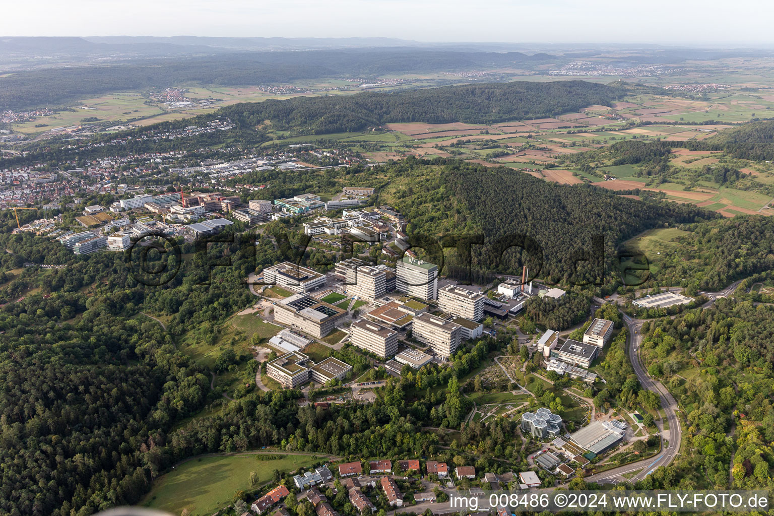 Vue oblique de Campus universitaire Tübingen sur la Schnarrenbergstrasse à Tübingen dans le département Bade-Wurtemberg, Allemagne