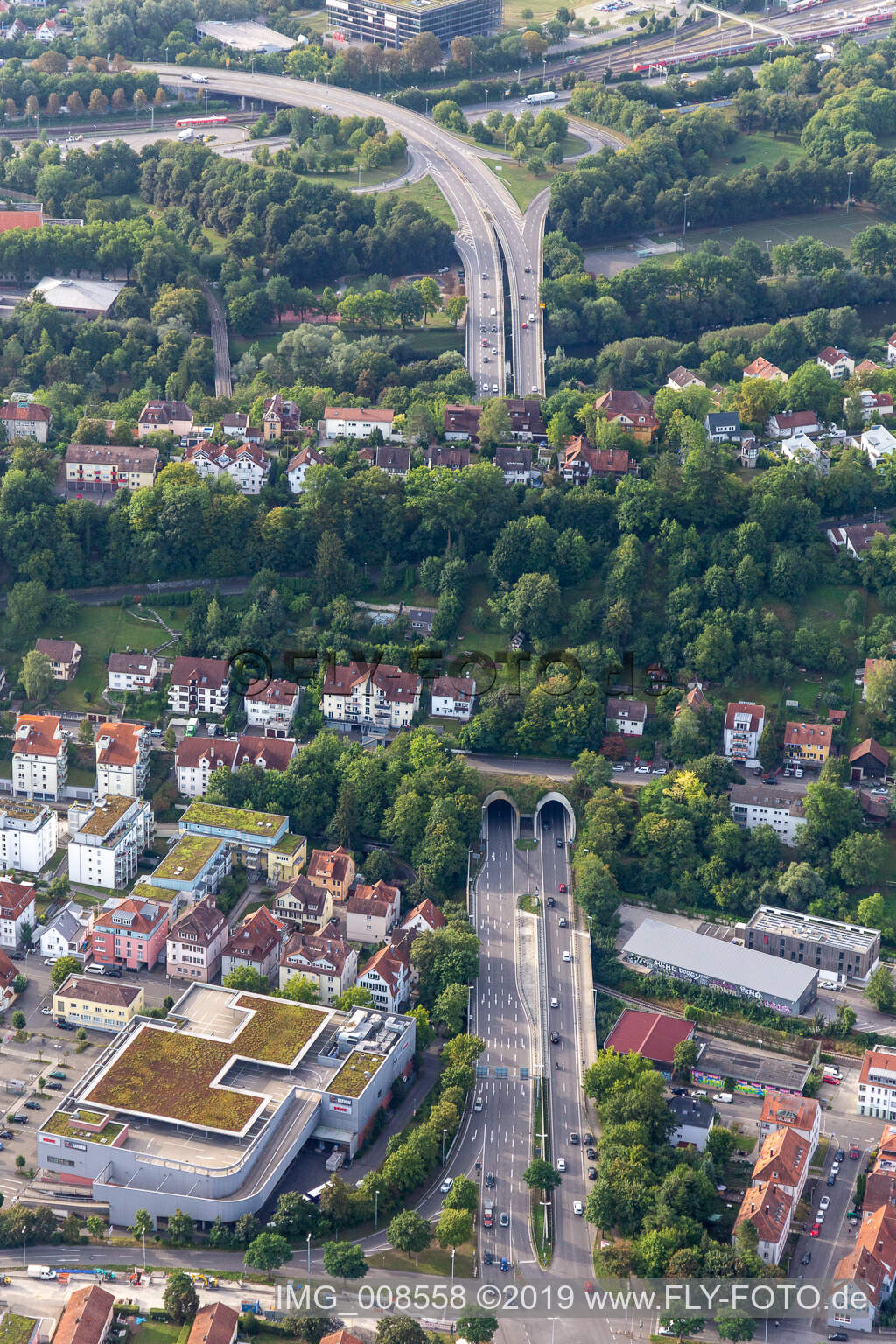 Vue aérienne de Tunnel à travers le Schloßberg à Tübingen dans le département Bade-Wurtemberg, Allemagne