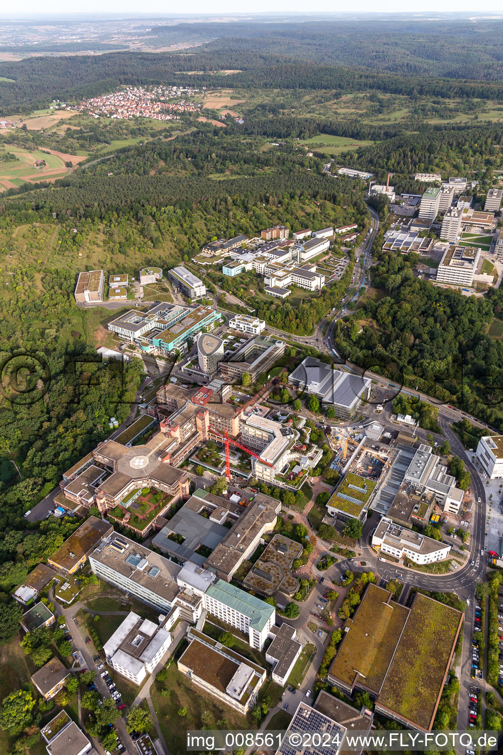 Vue oblique de Aperçu général des terrains cliniques de l'hôpital universitaire de médecine du Schnarrenberg à Tübingen dans le département Bade-Wurtemberg, Allemagne