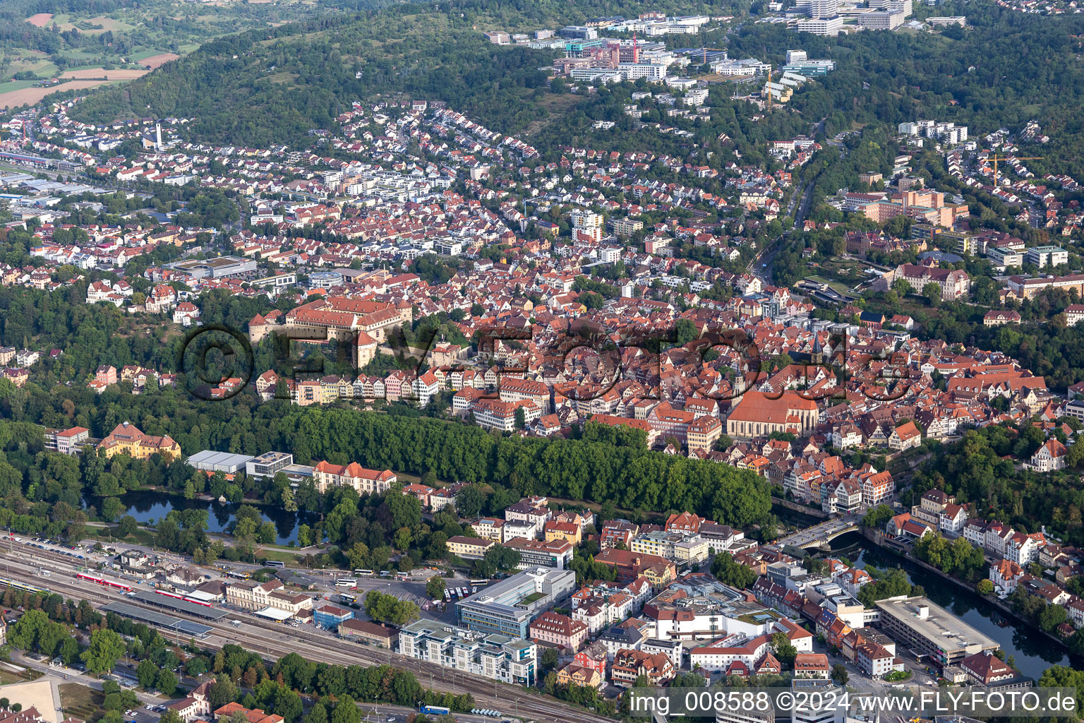 Photographie aérienne de Vue des rues et des maisons des quartiers résidentiels à Tübingen dans le département Bade-Wurtemberg, Allemagne